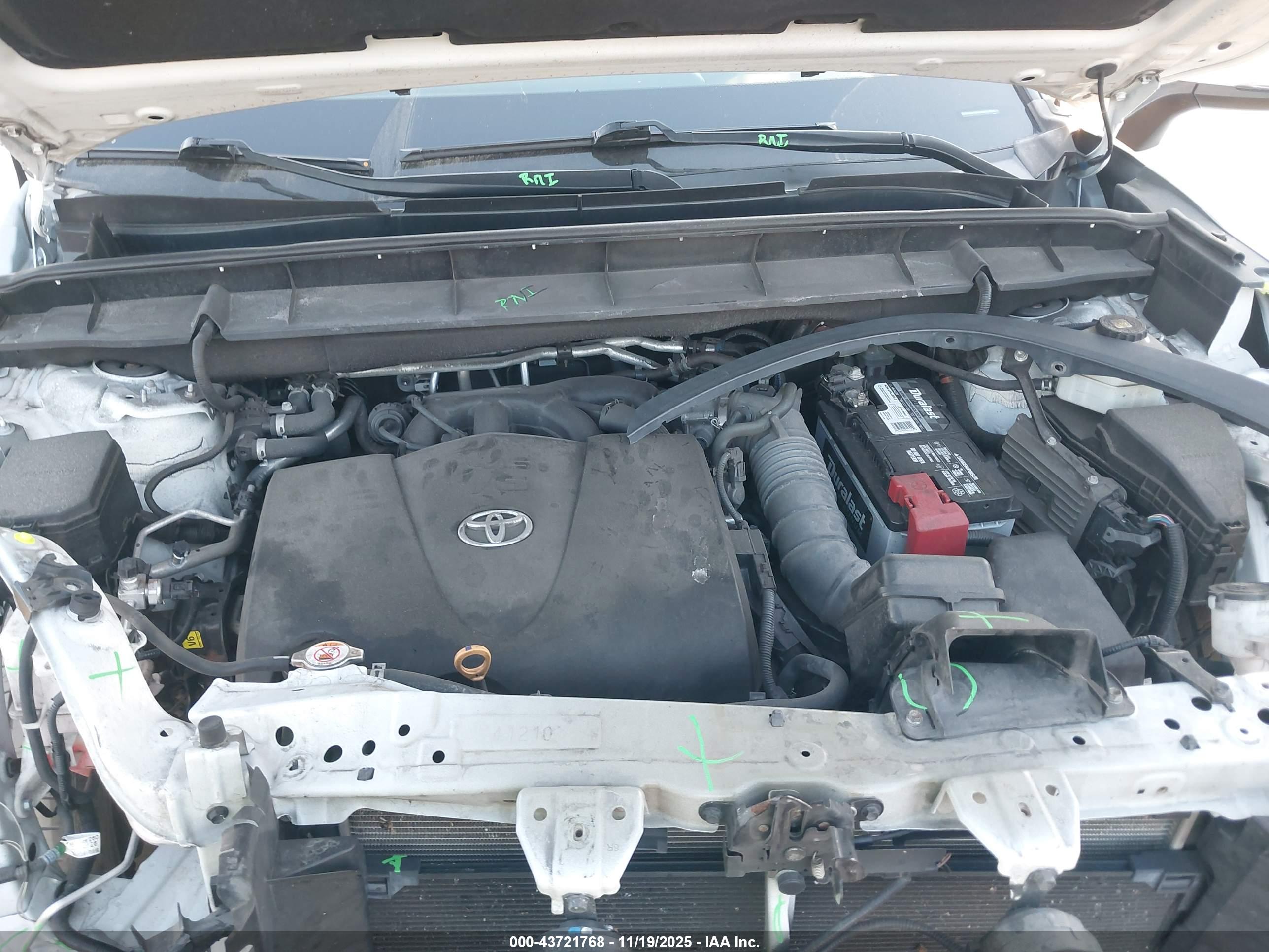 TOYOTA HIGHLANDER image 10