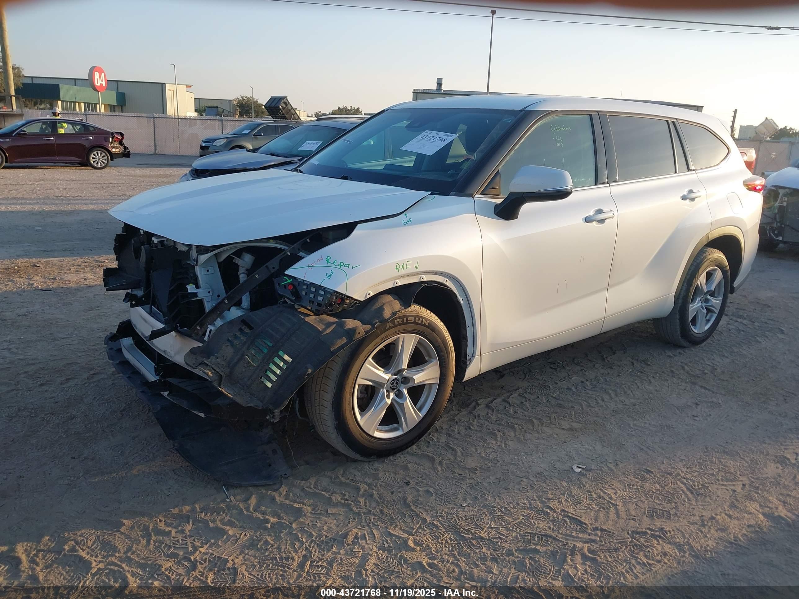 TOYOTA HIGHLANDER image 2