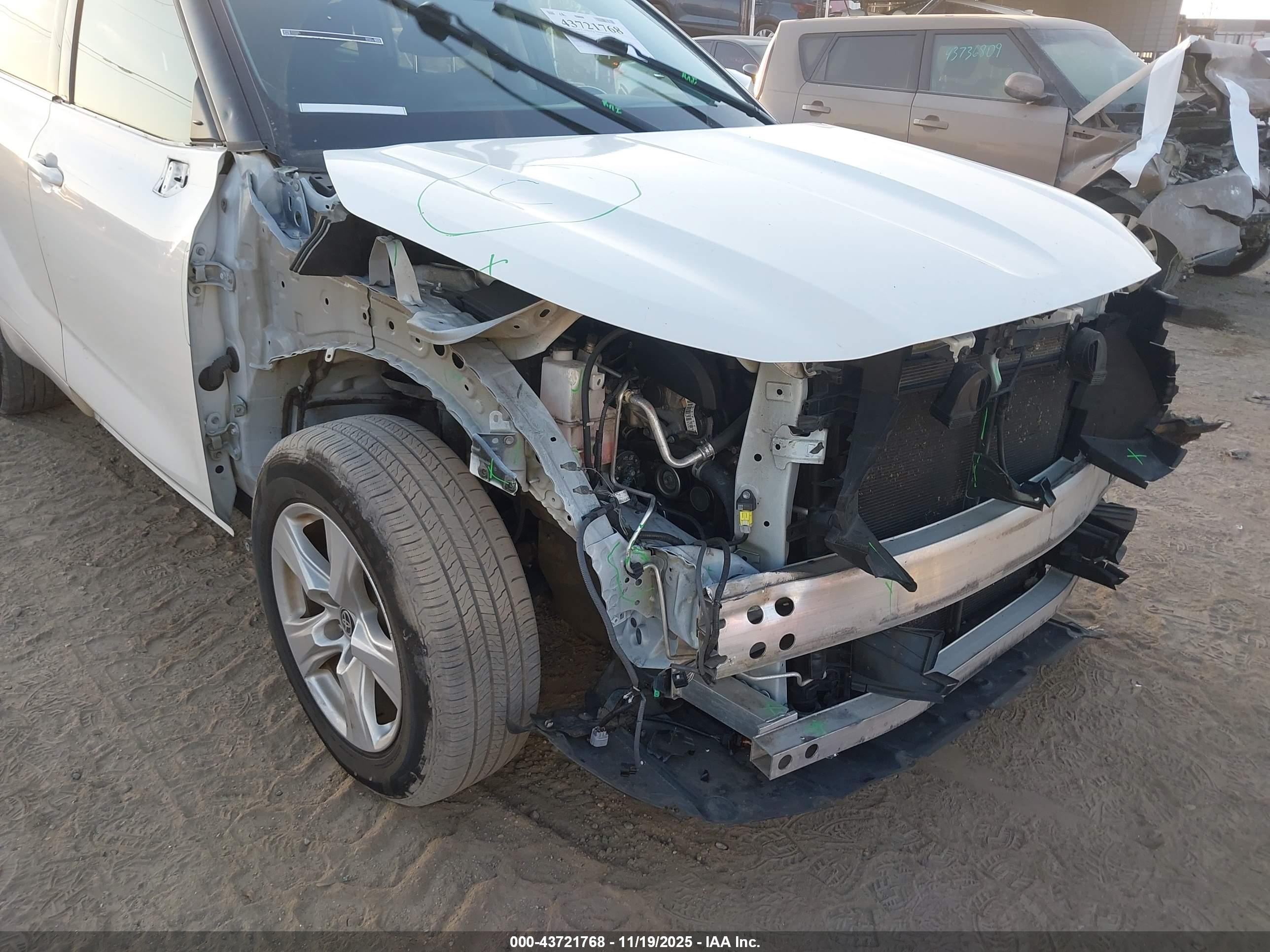 TOYOTA HIGHLANDER image 6