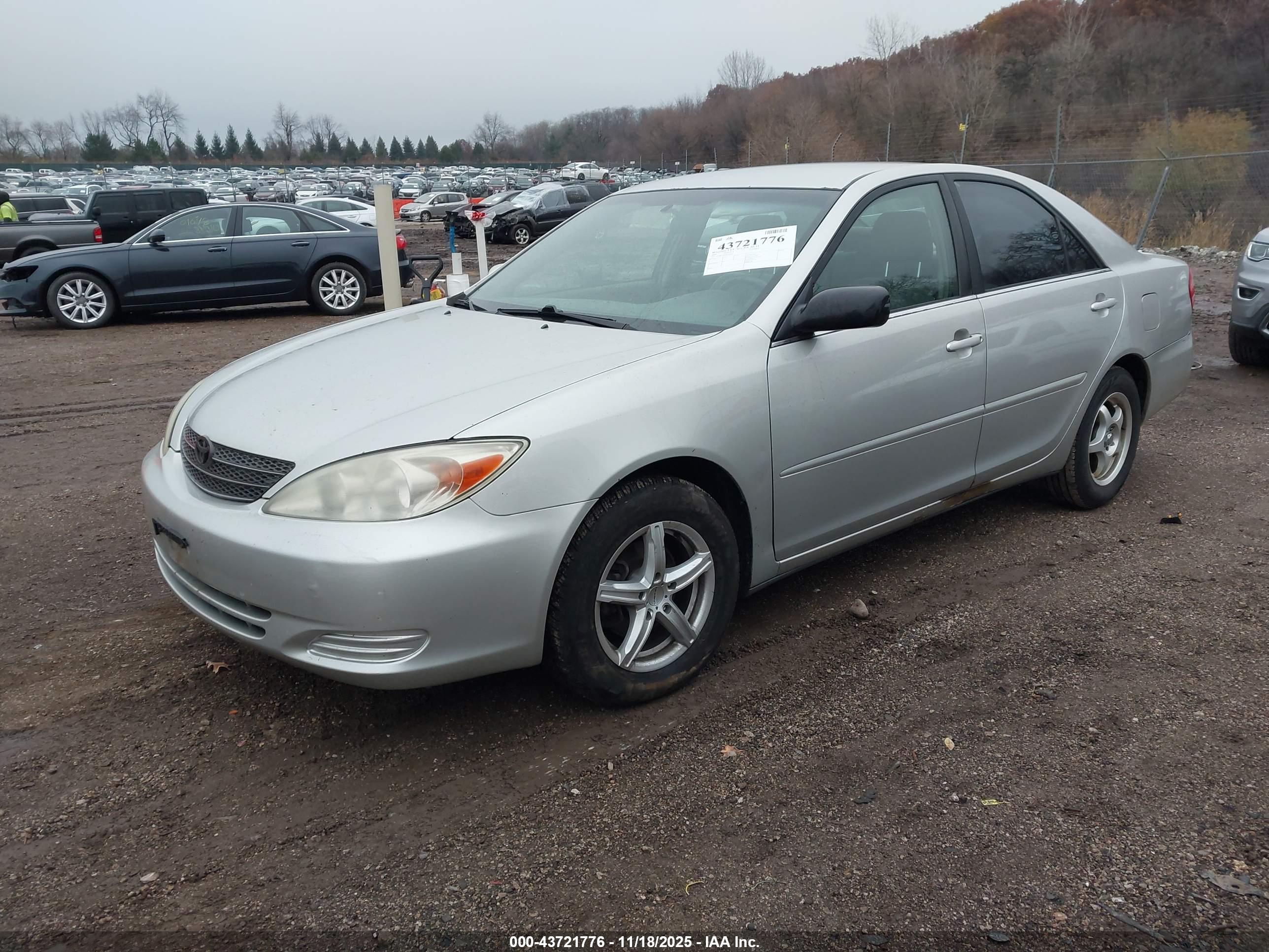 TOYOTA CAMRY image 2