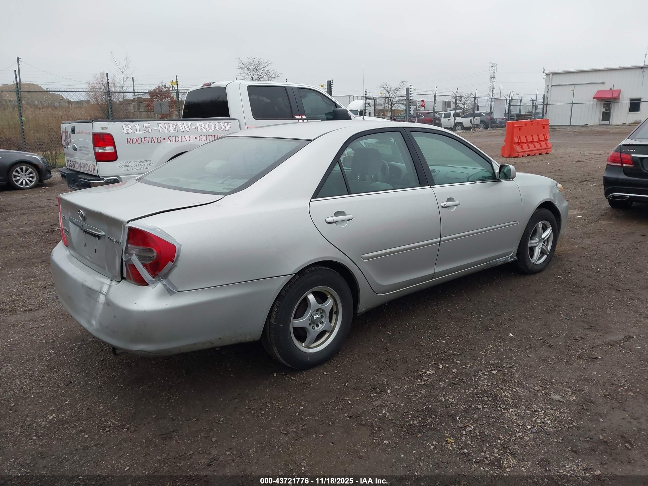 TOYOTA CAMRY image 4