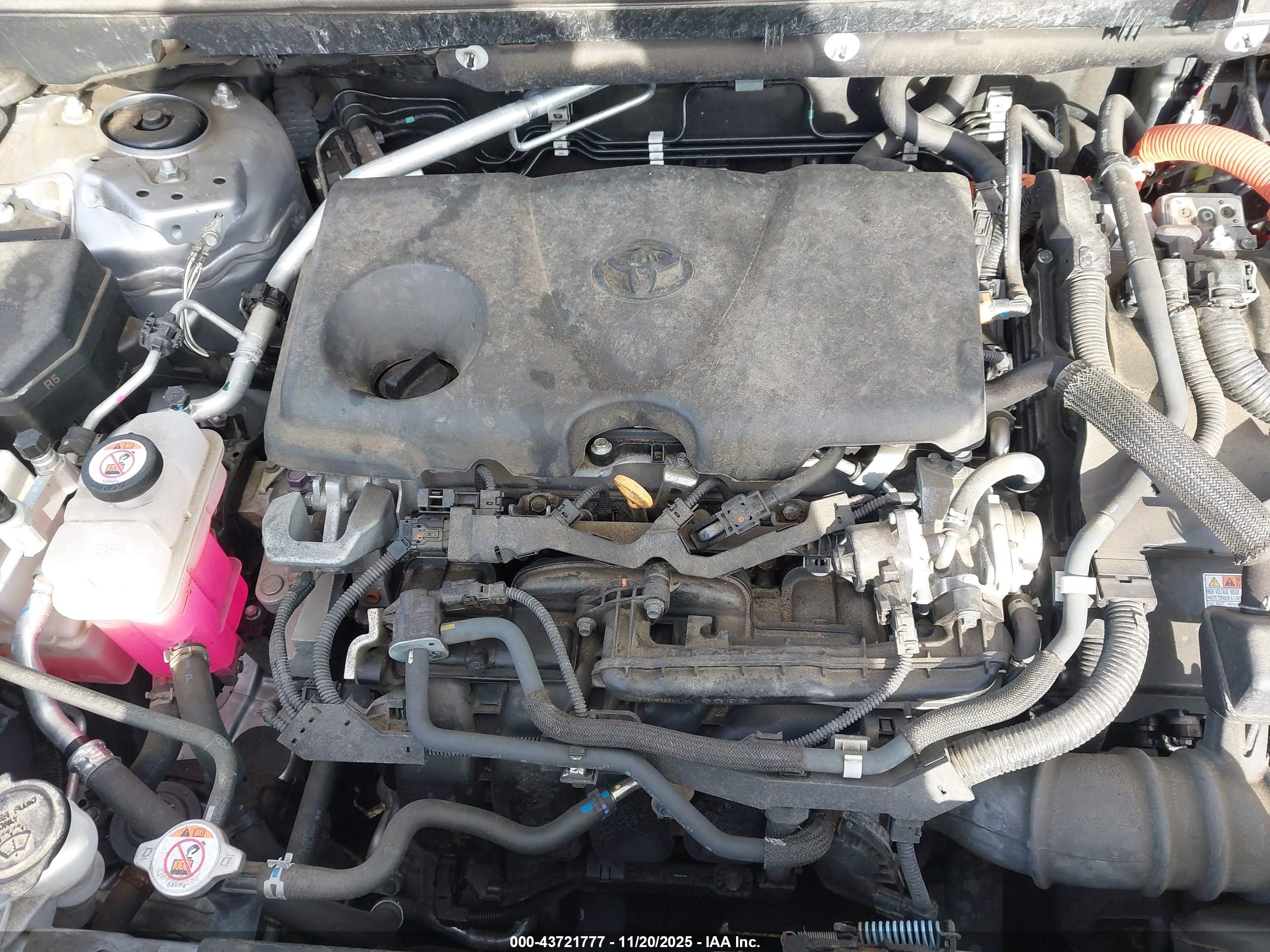 TOYOTA RAV4 image 10