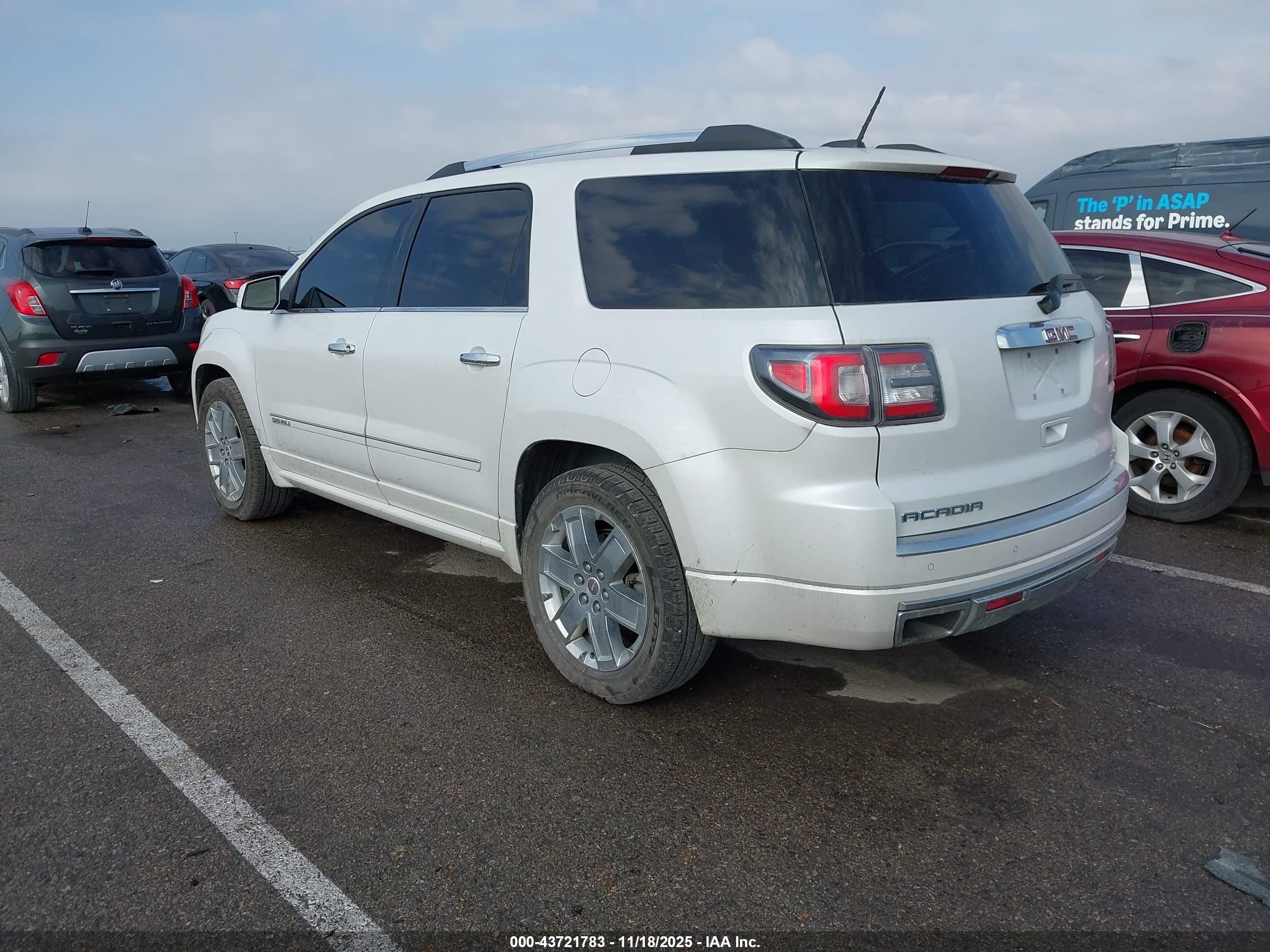 GMC ACADIA image 3