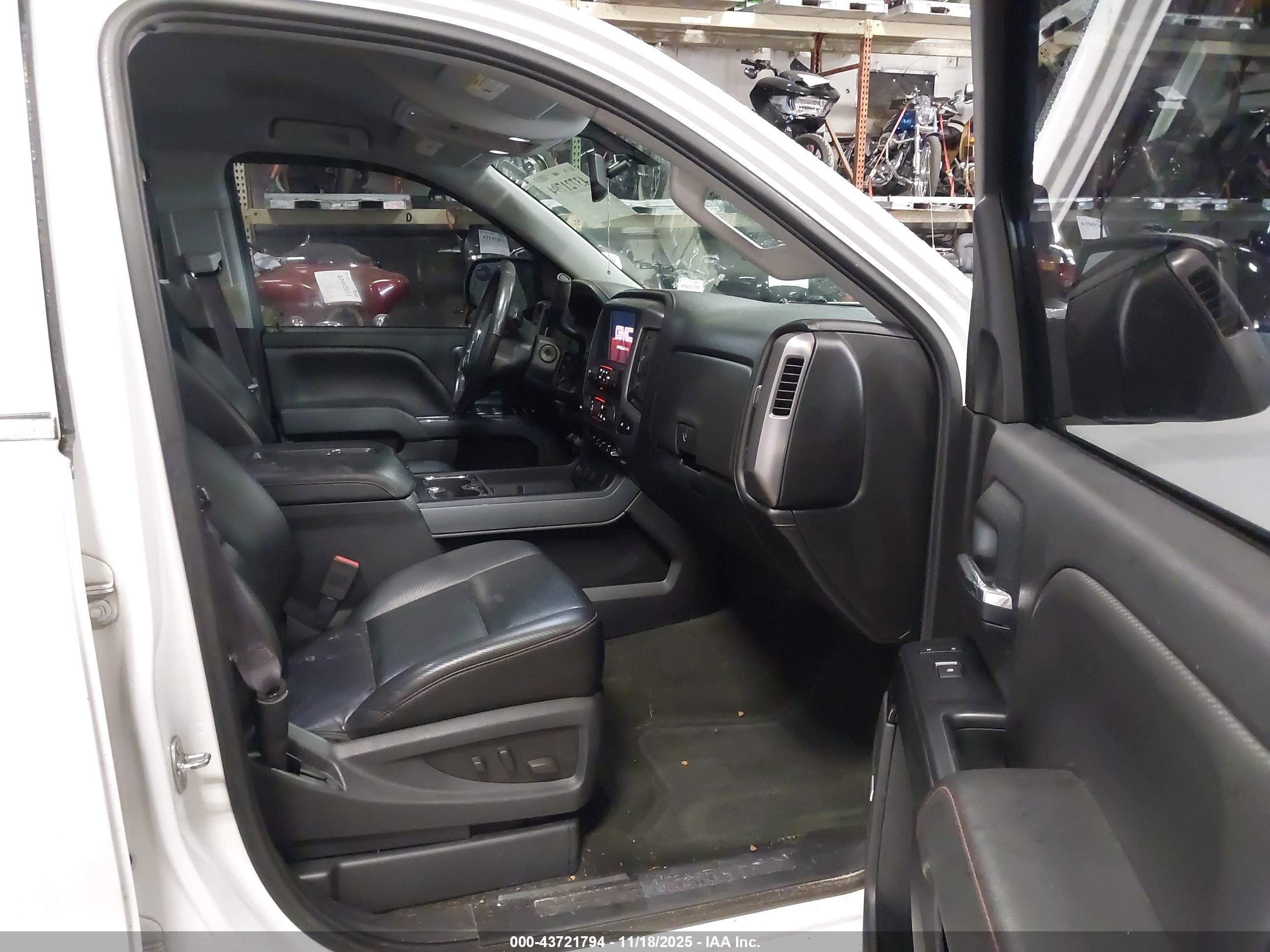 GMC SIERRA image 5