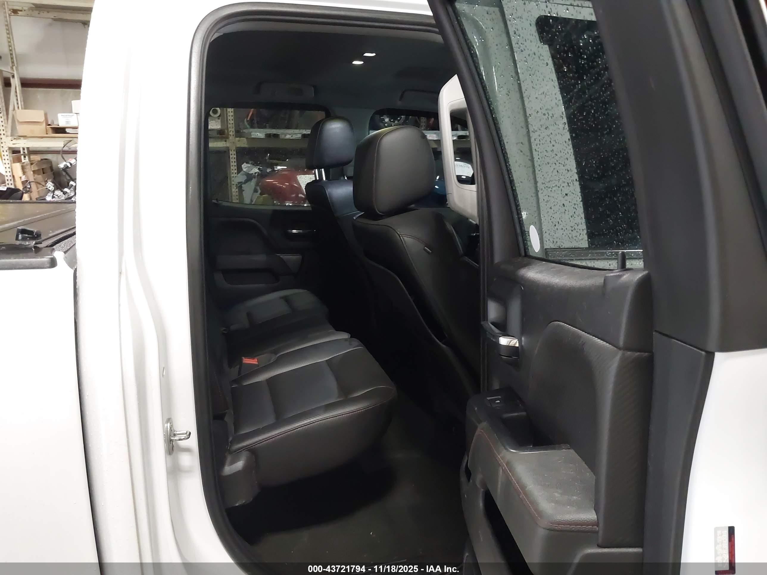 GMC SIERRA image 8
