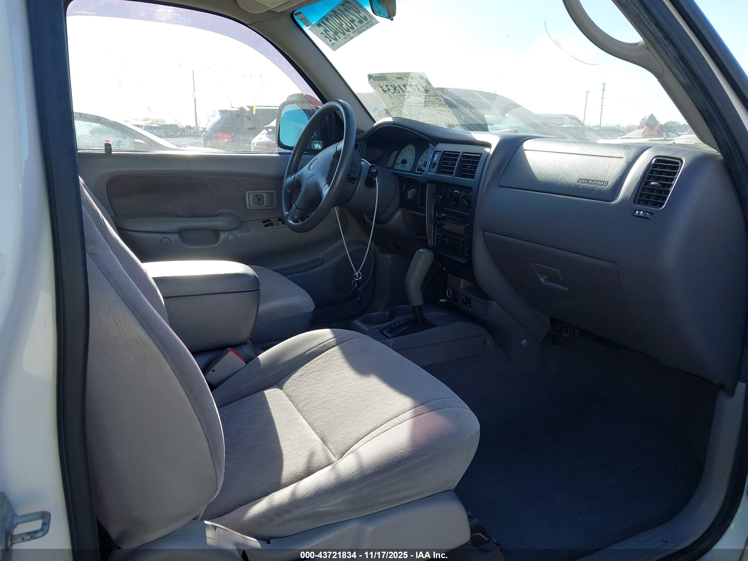 TOYOTA TACOMA image 5