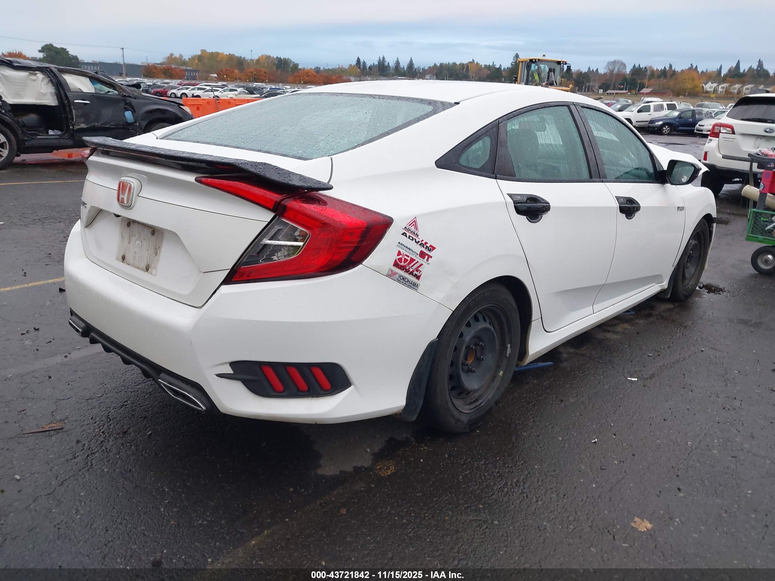 HONDA CIVIC image 4