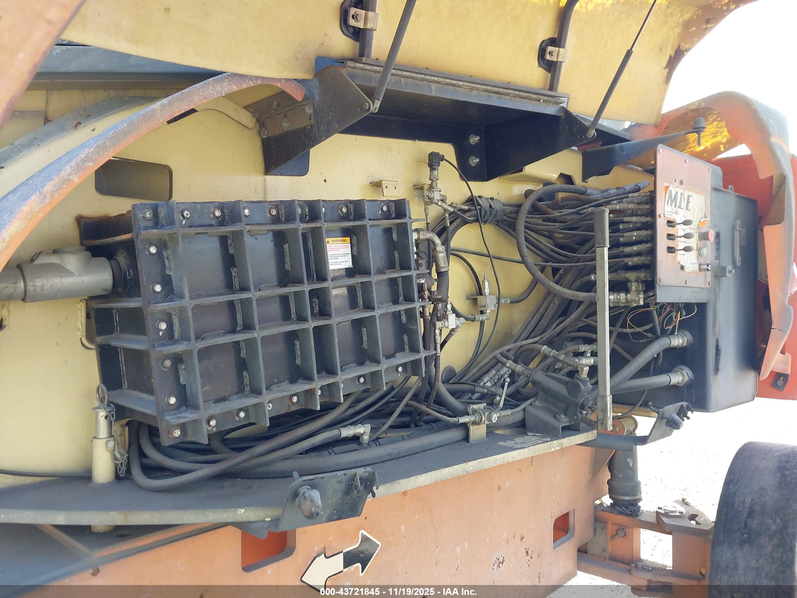 JLG 800S image 10