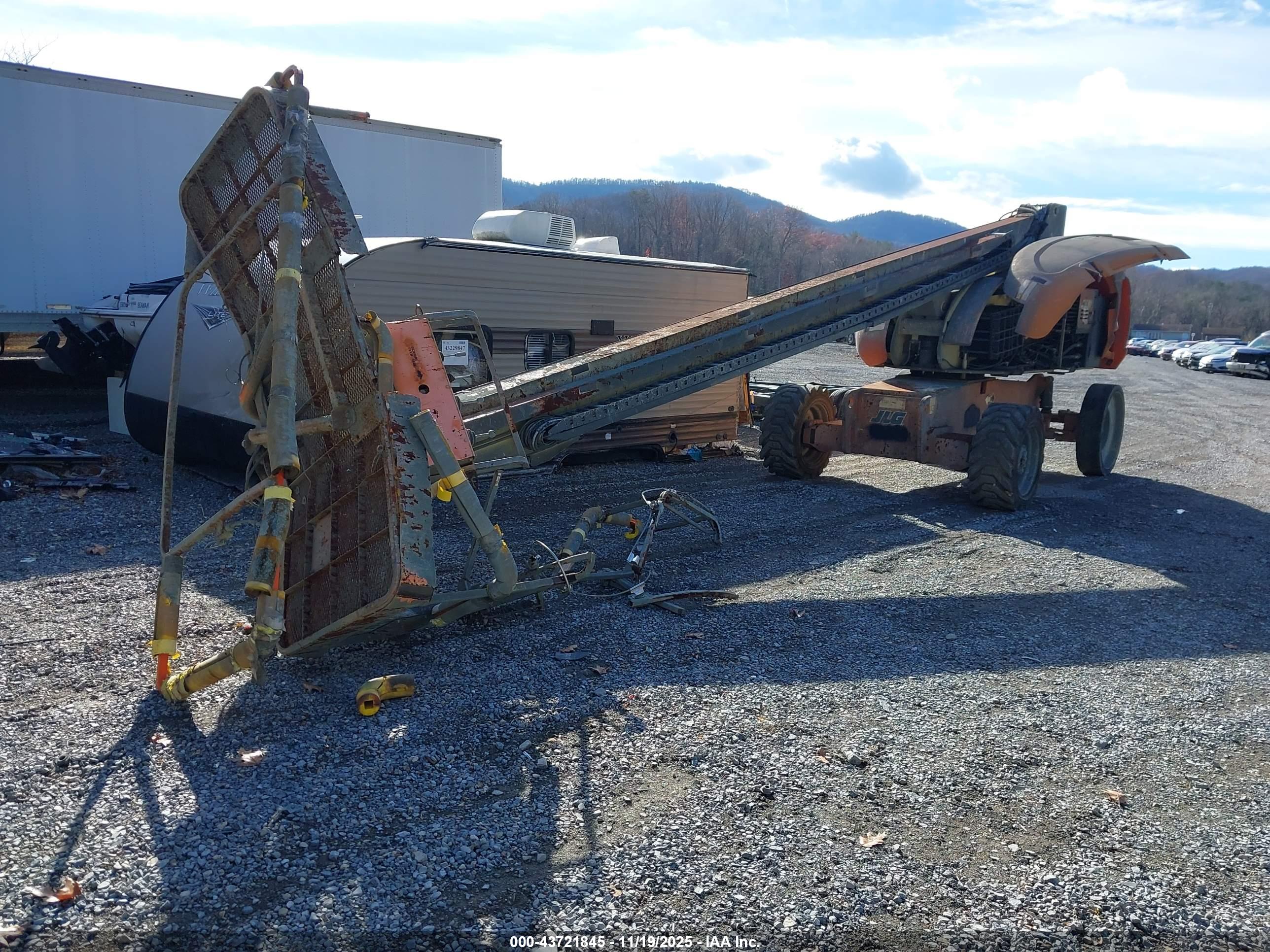 JLG 800S image 2