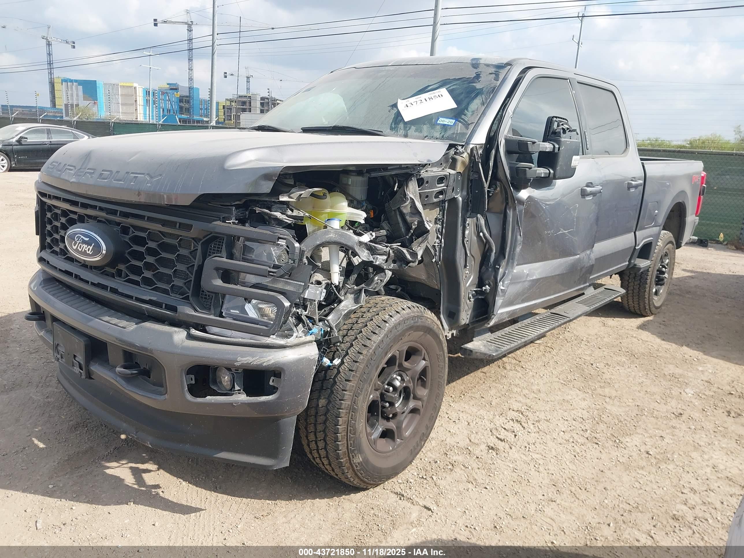 FORD F-250 image 2