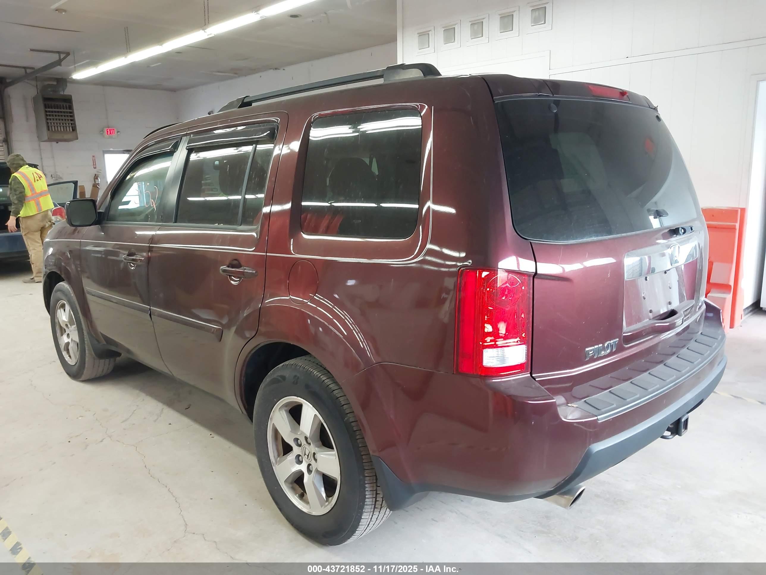 HONDA PILOT image 3