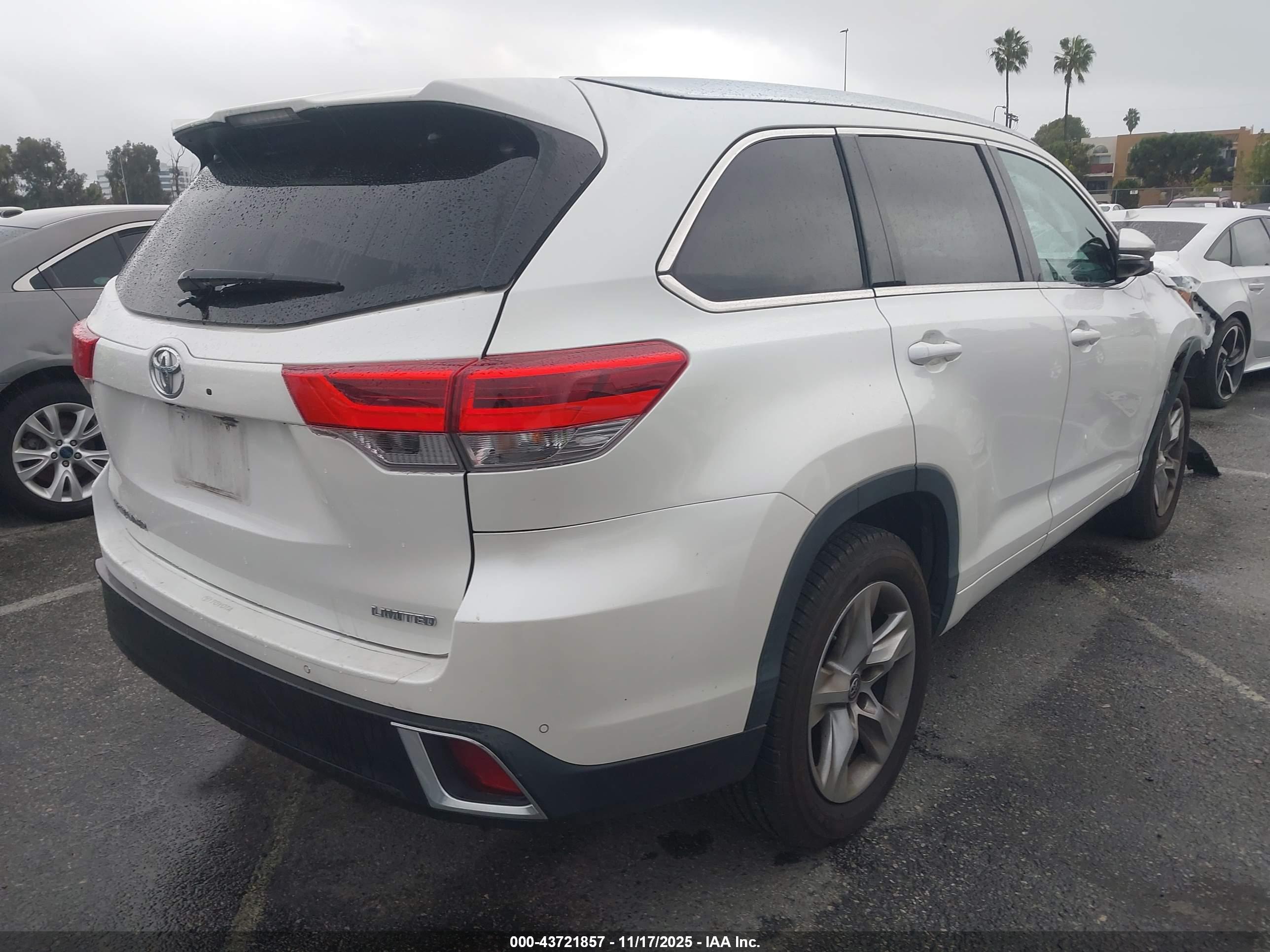TOYOTA HIGHLANDER image 4