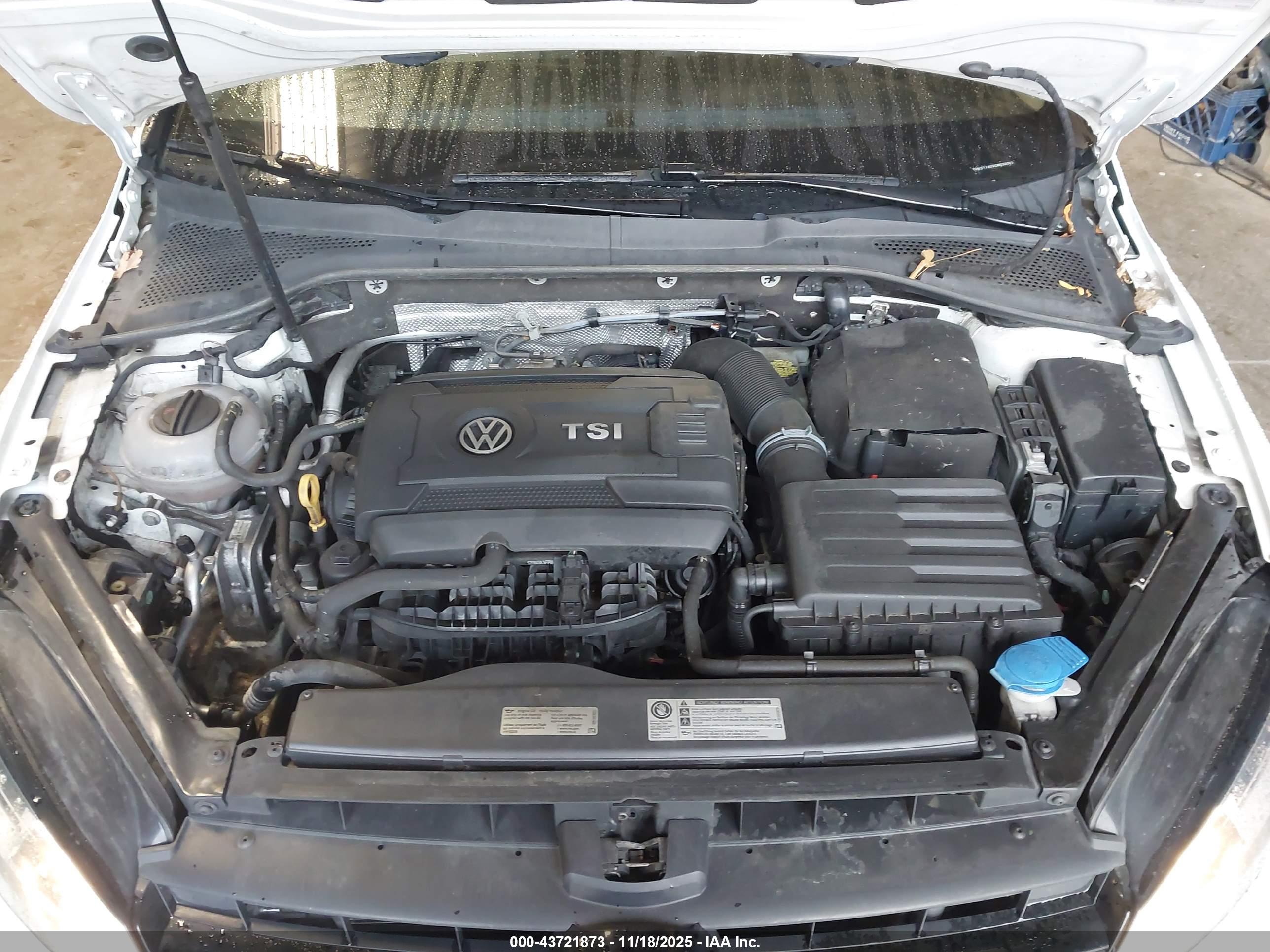 VOLKSWAGEN GOLF image 10