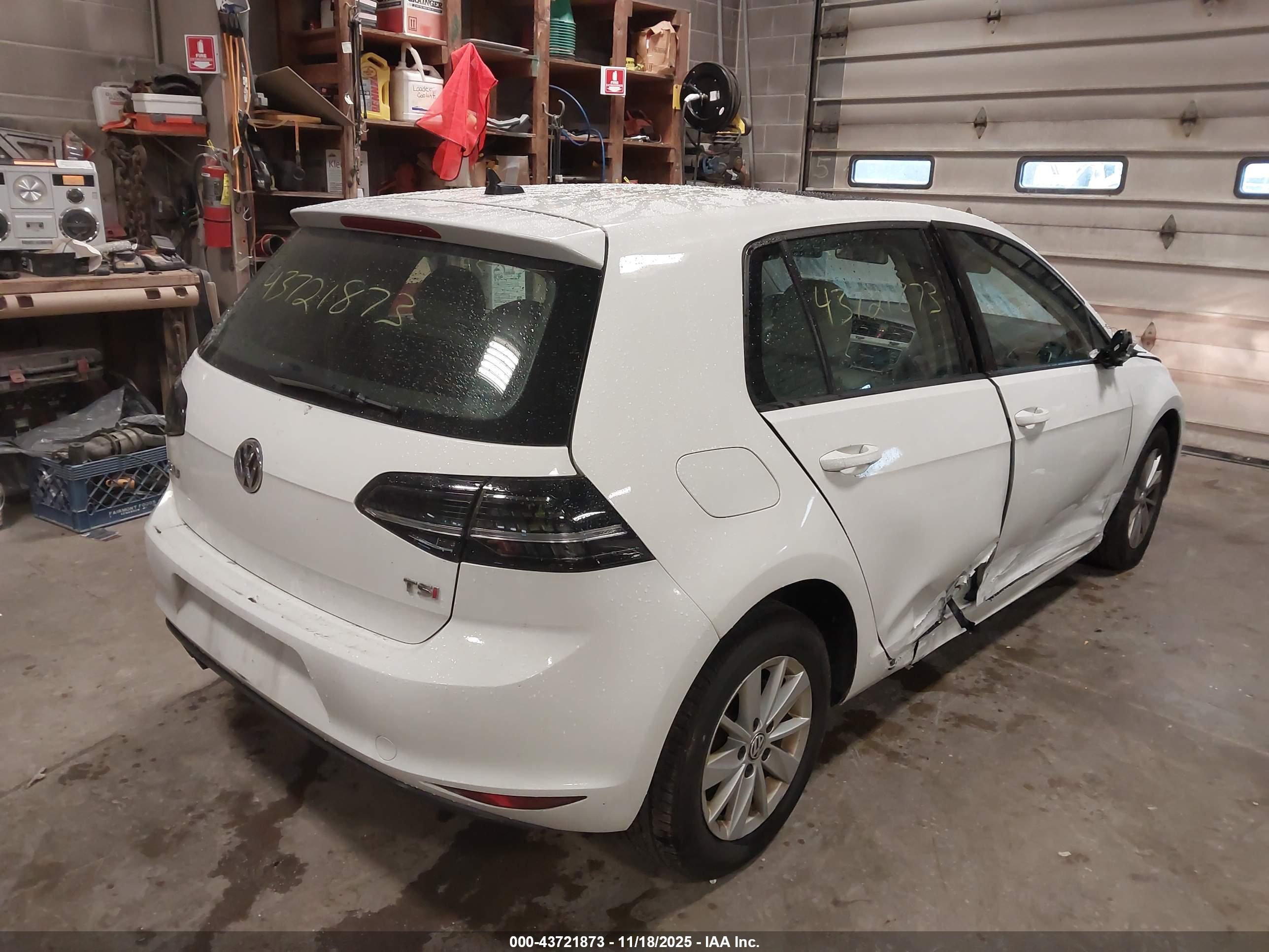 VOLKSWAGEN GOLF image 4