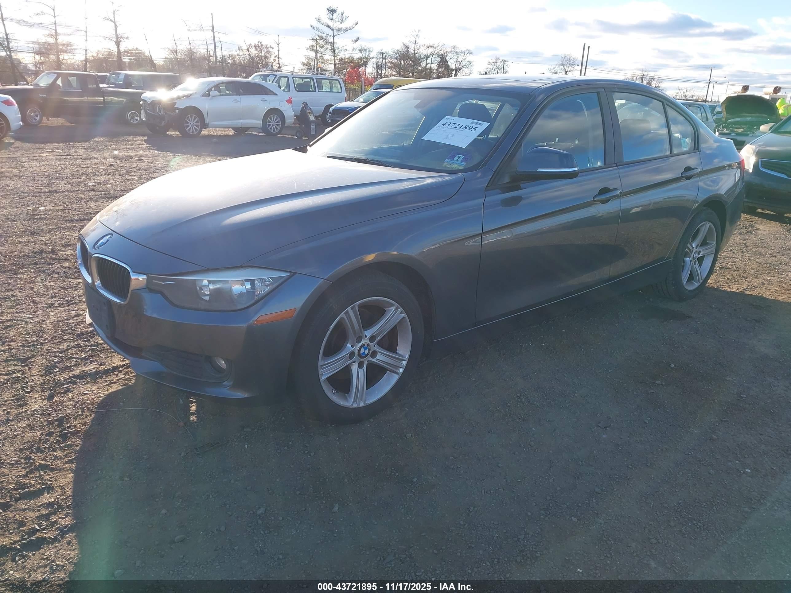 BMW 320I image 2