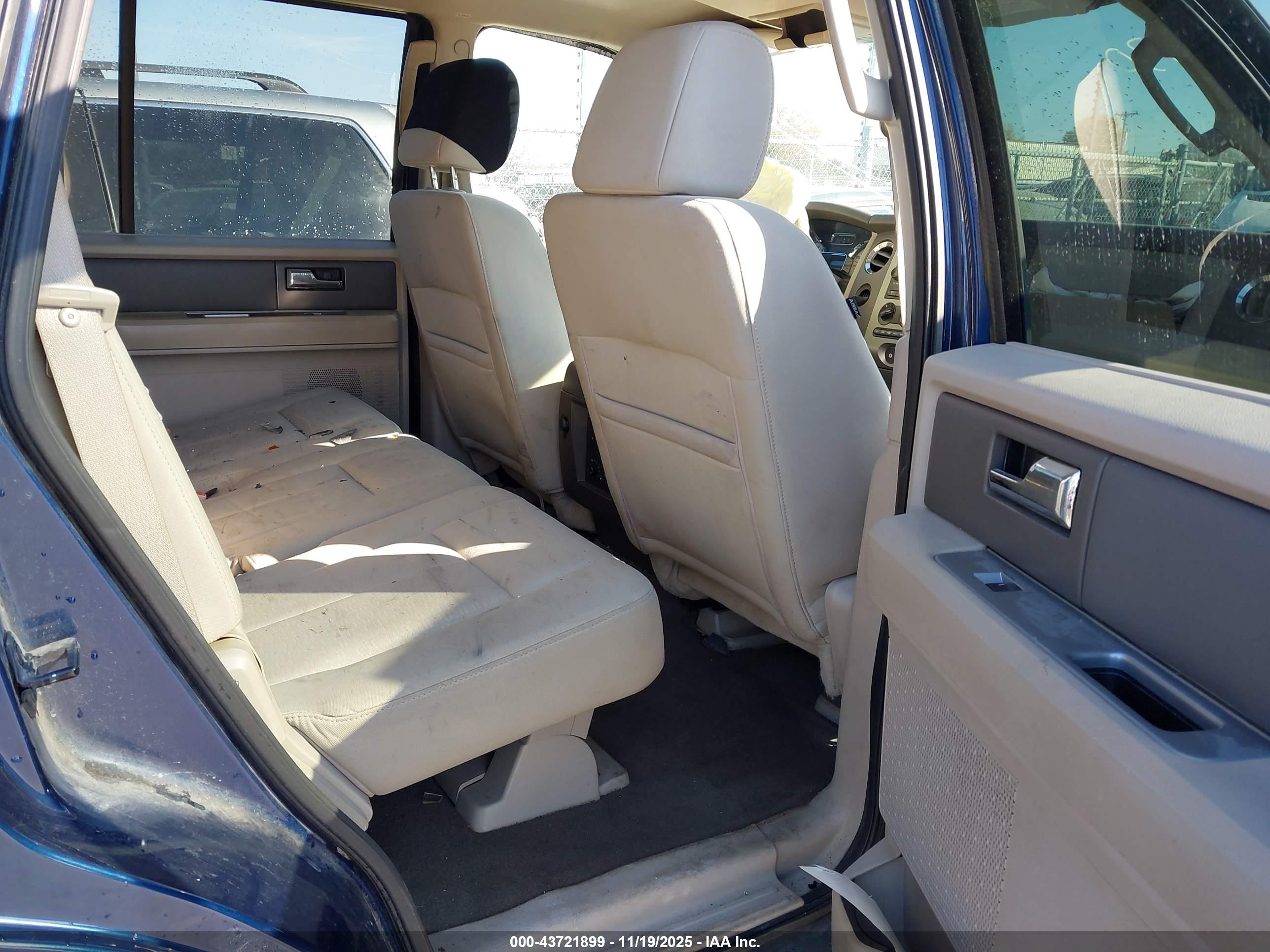FORD EXPEDITION image 8