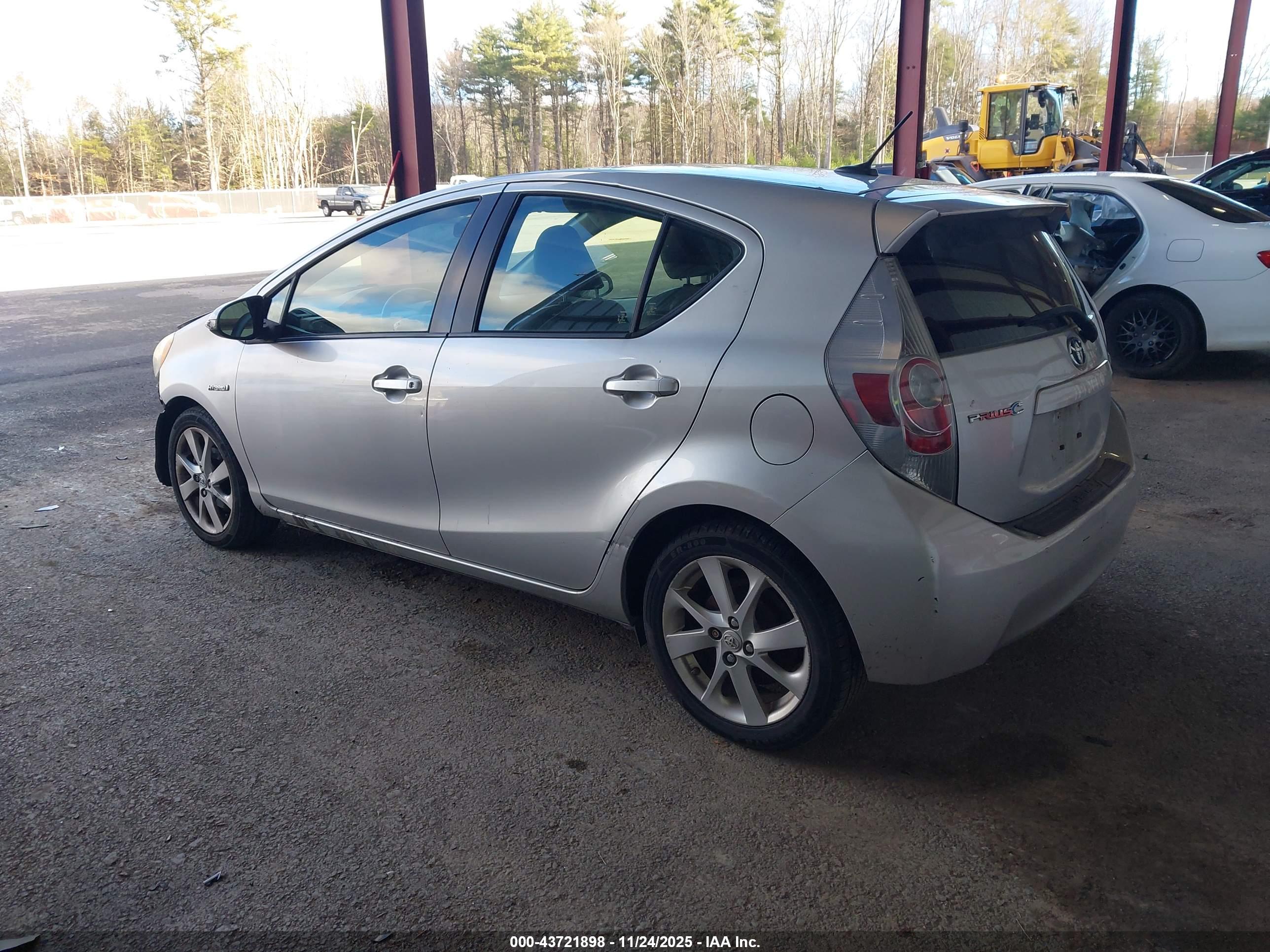 TOYOTA PRIUS image 3