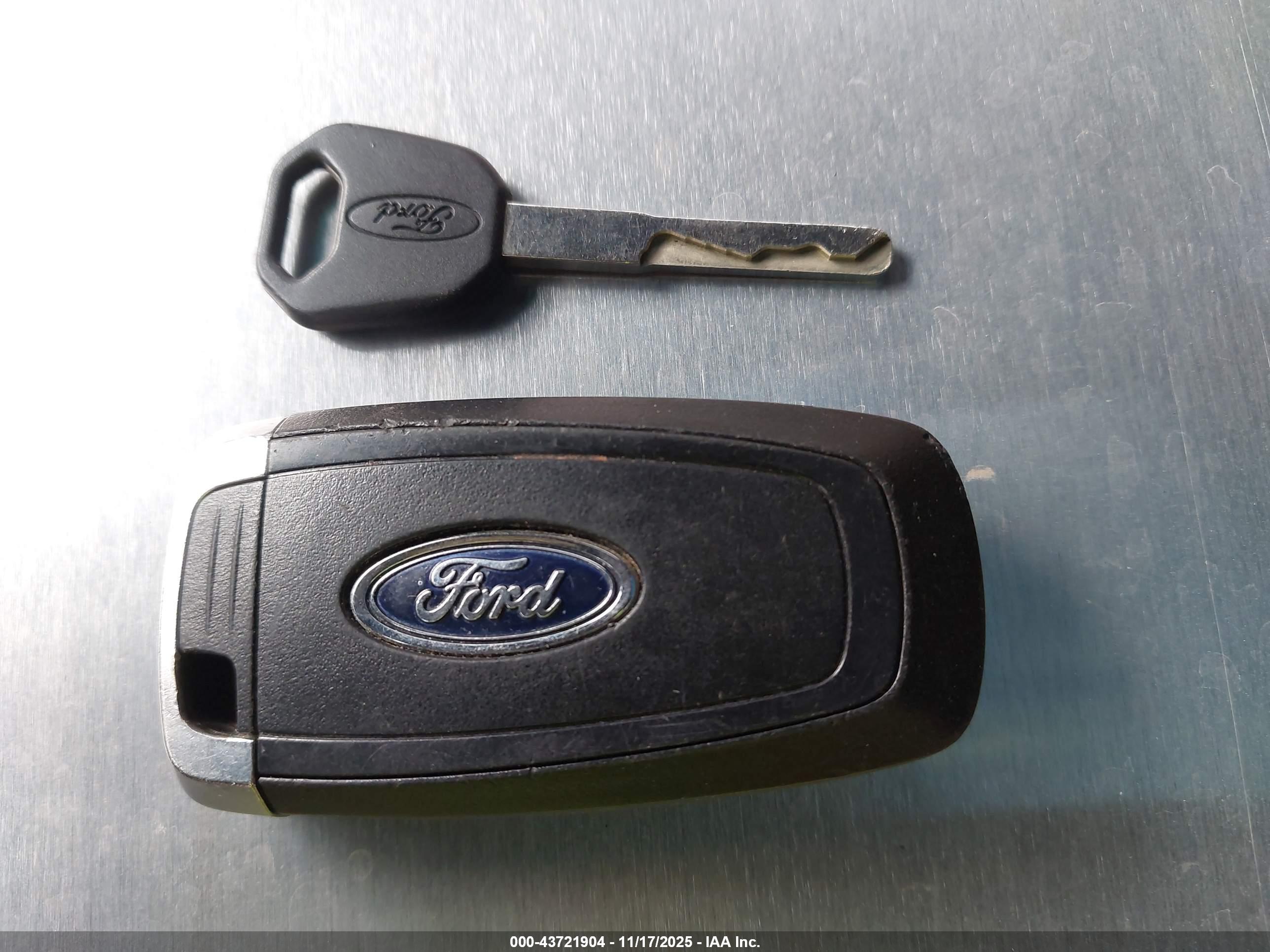 FORD EXPLORER image 11