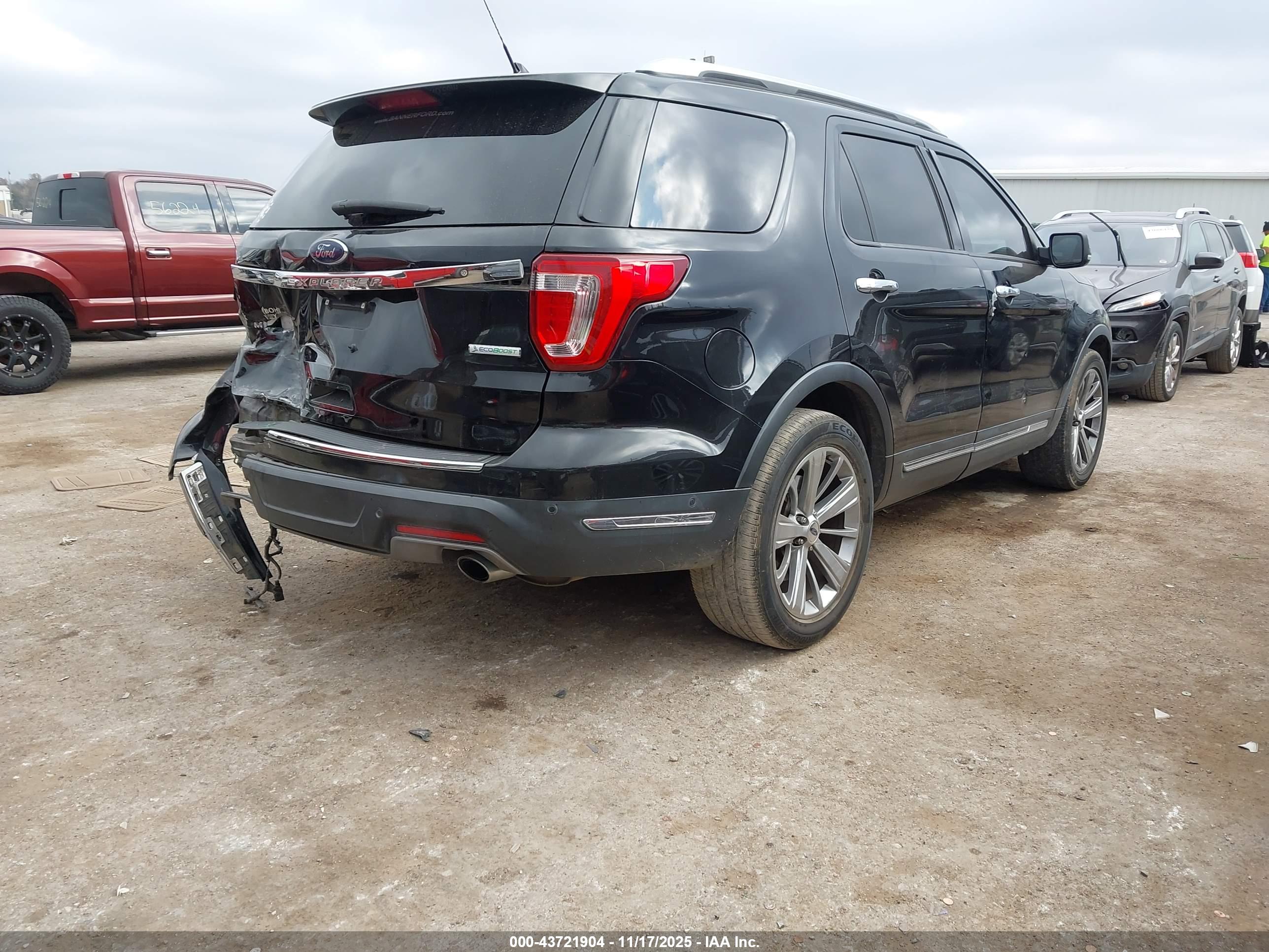 FORD EXPLORER image 4