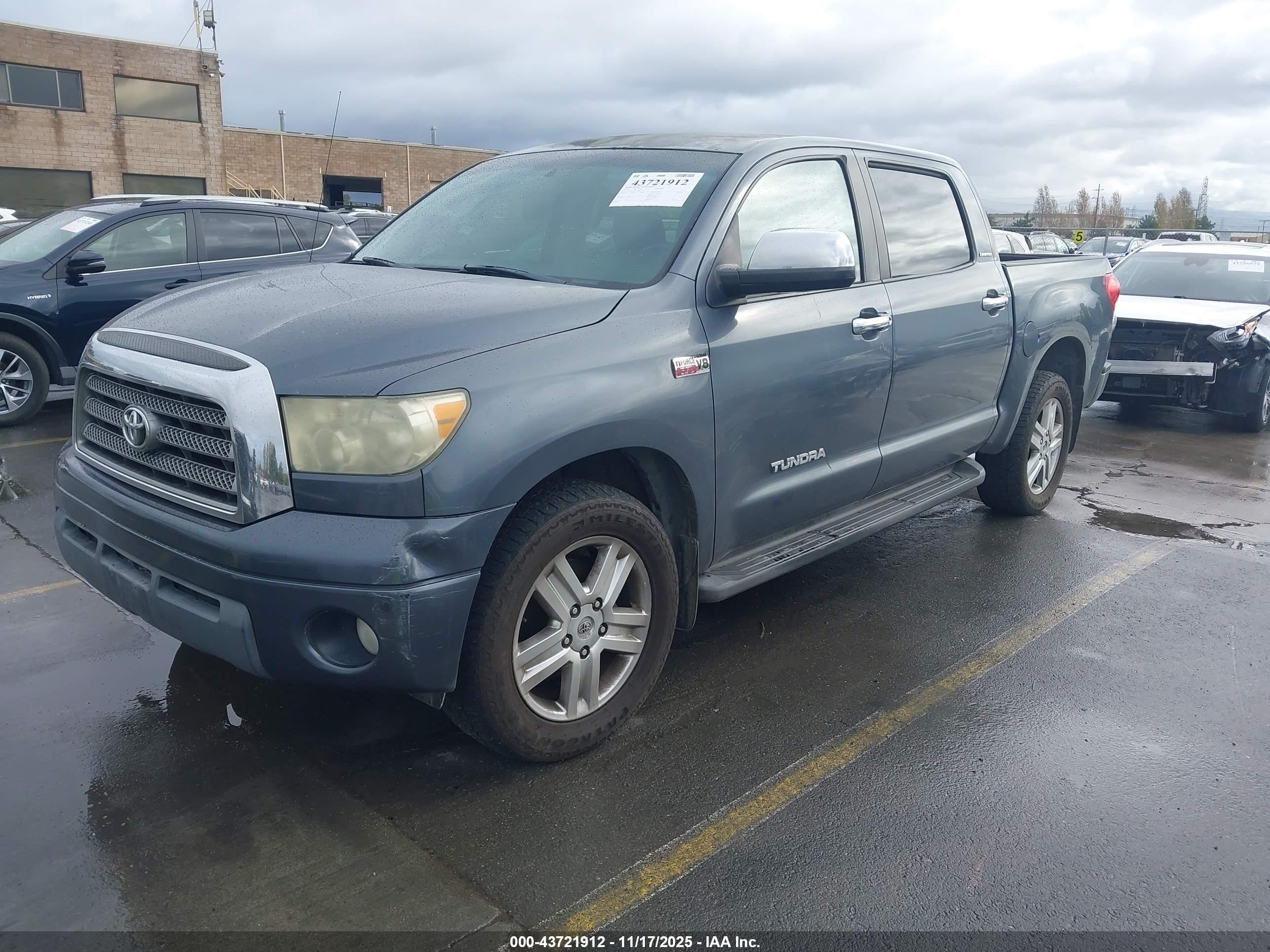 TOYOTA TUNDRA image 2