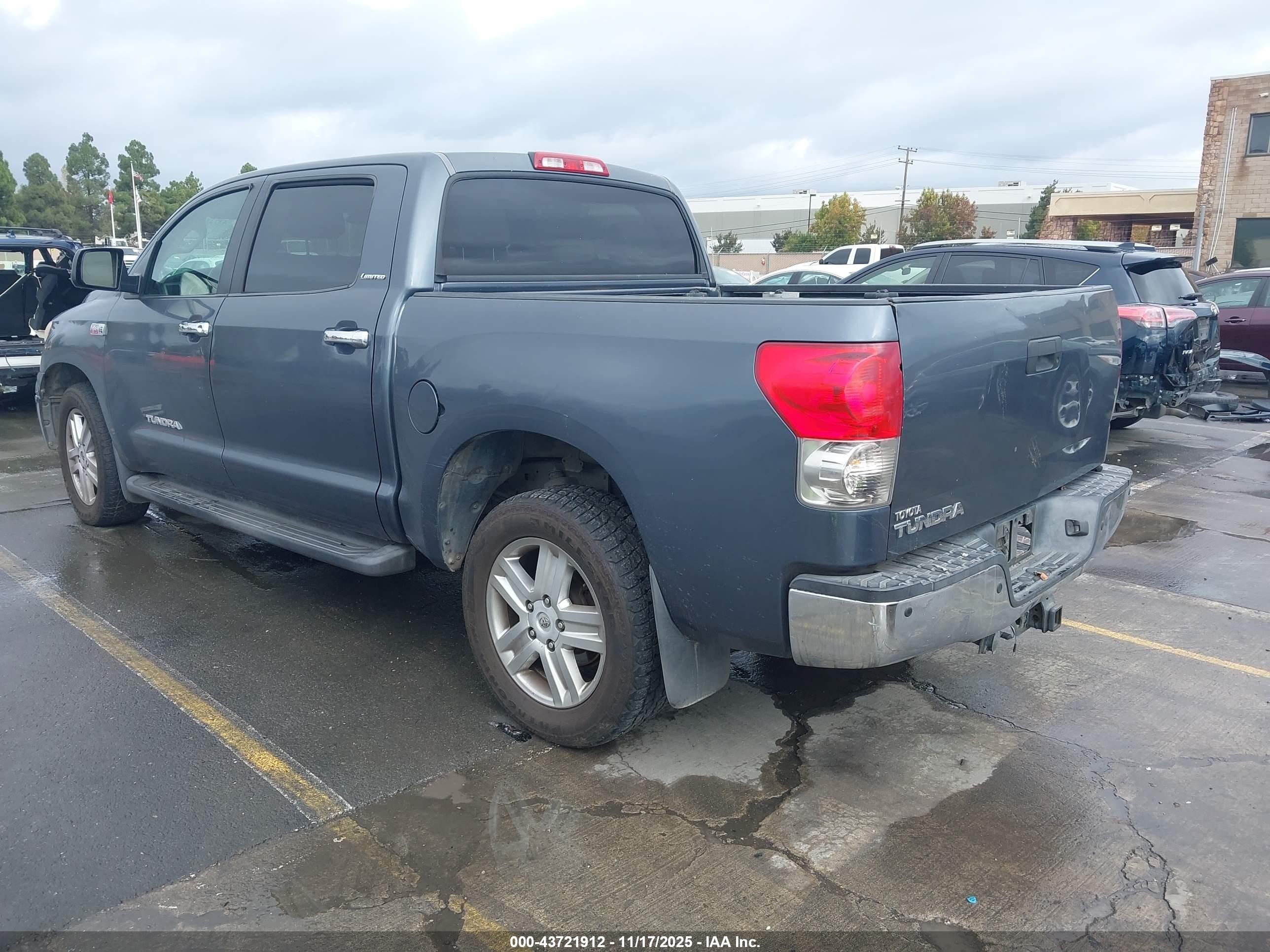 TOYOTA TUNDRA image 3