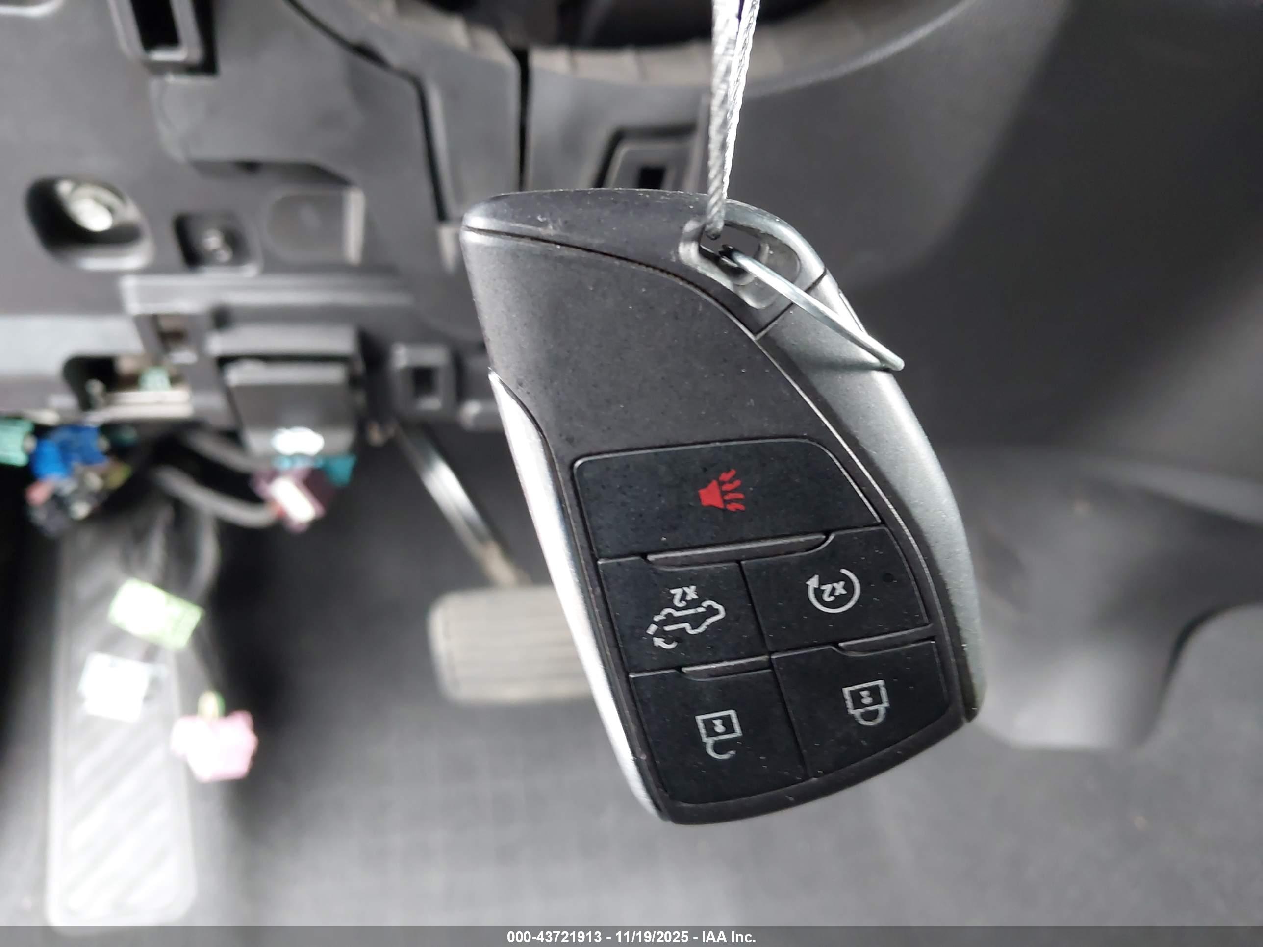 GMC SIERRA image 11
