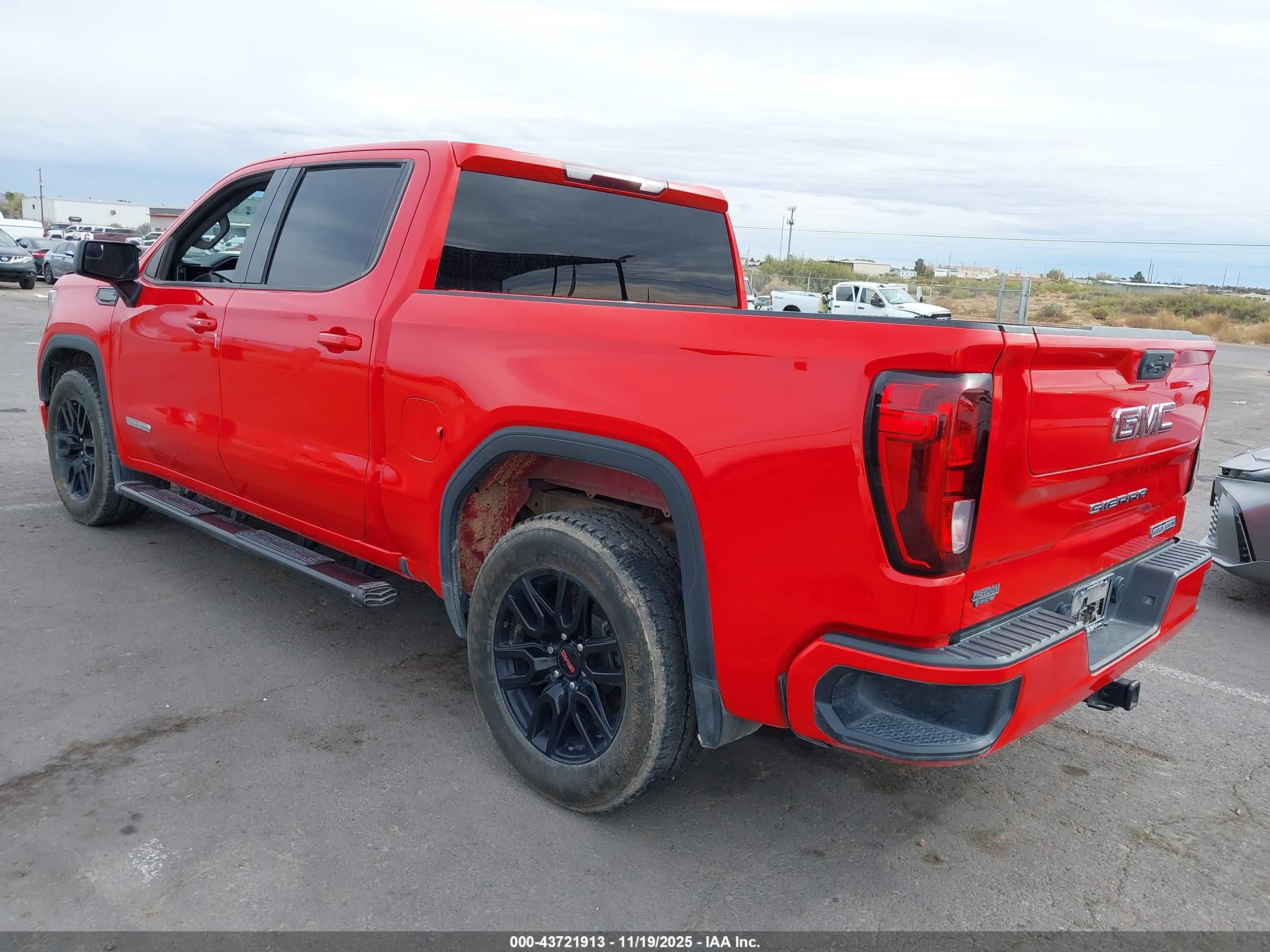 GMC SIERRA image 3