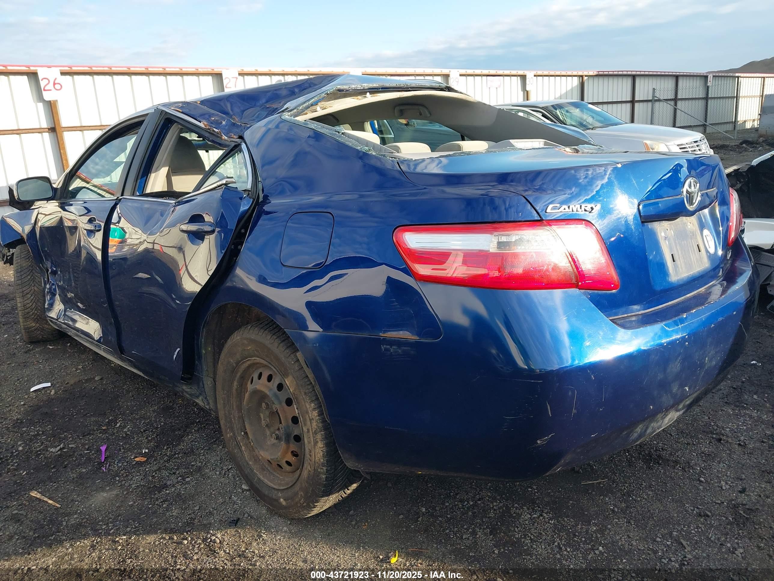 TOYOTA CAMRY image 3