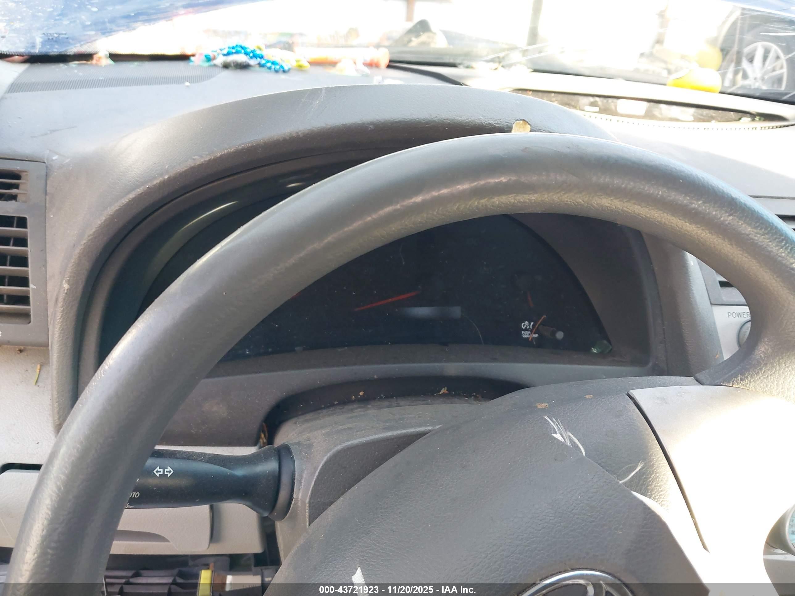 TOYOTA CAMRY image 7