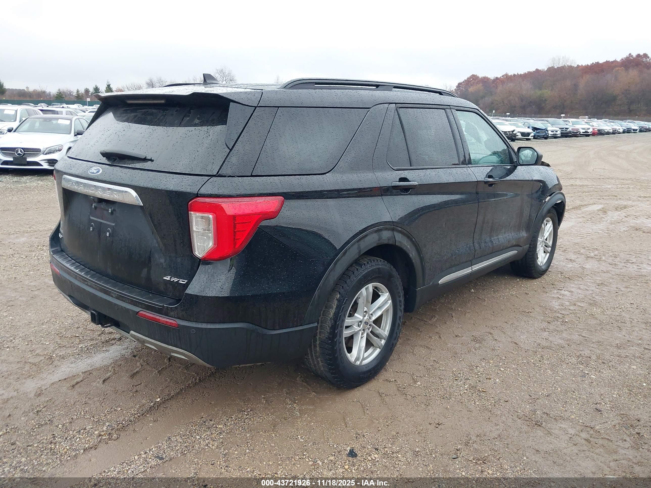 FORD EXPLORER image 4