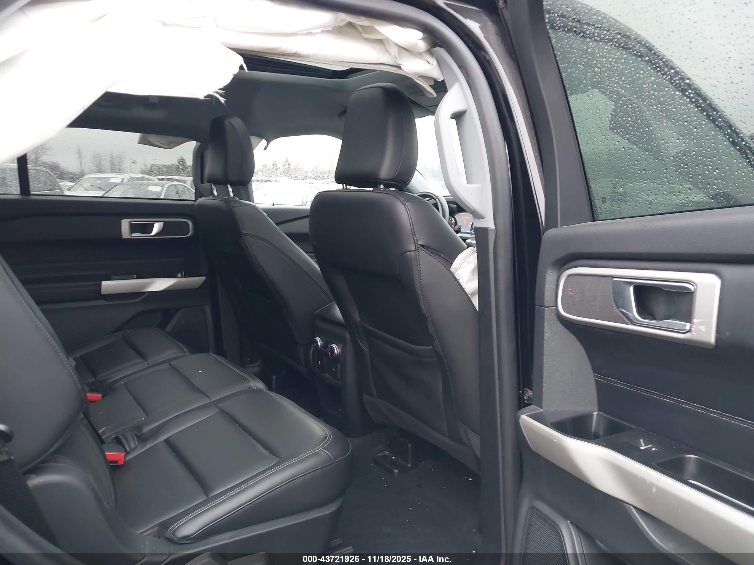 FORD EXPLORER image 8