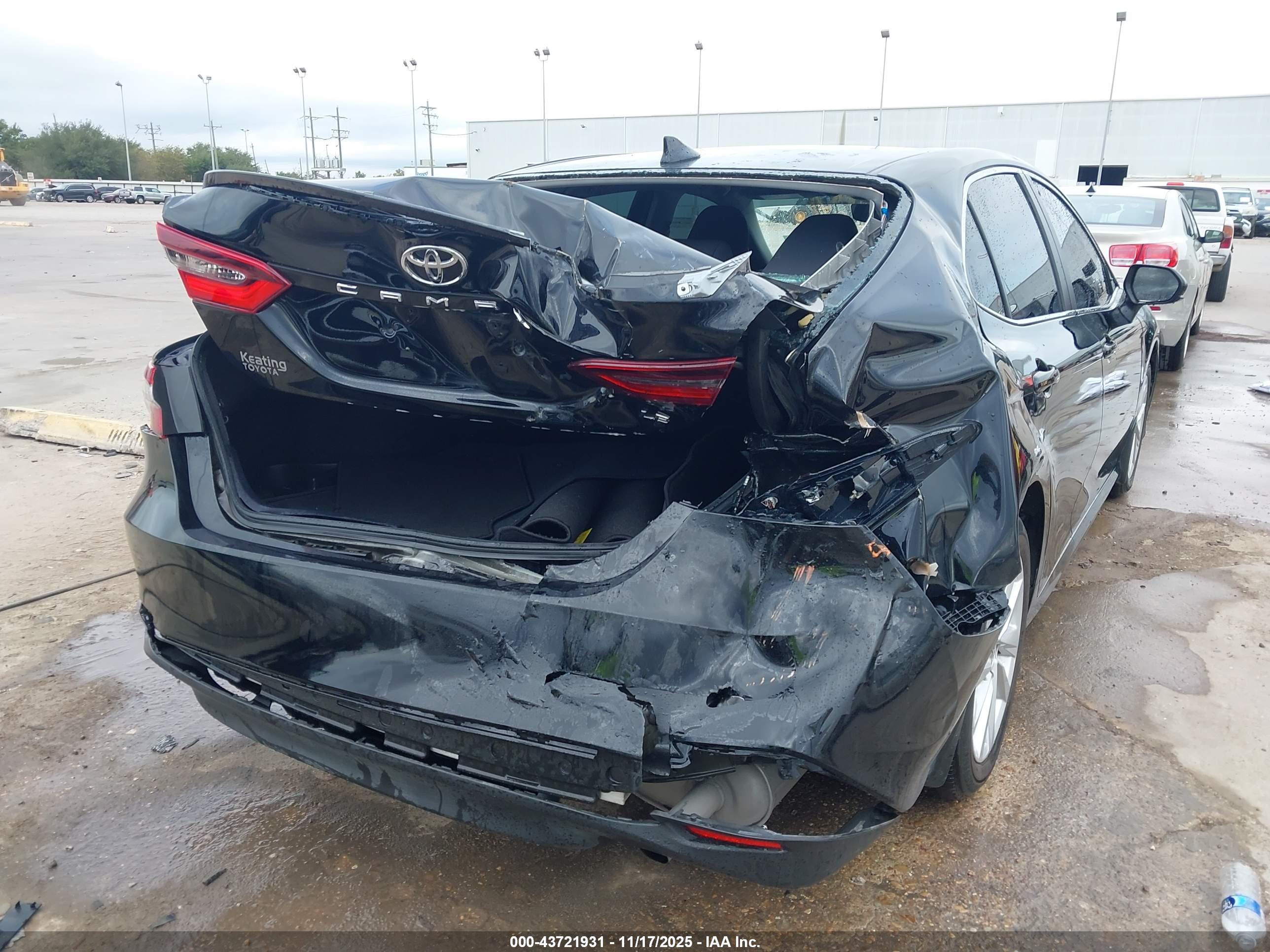 TOYOTA CAMRY image 6