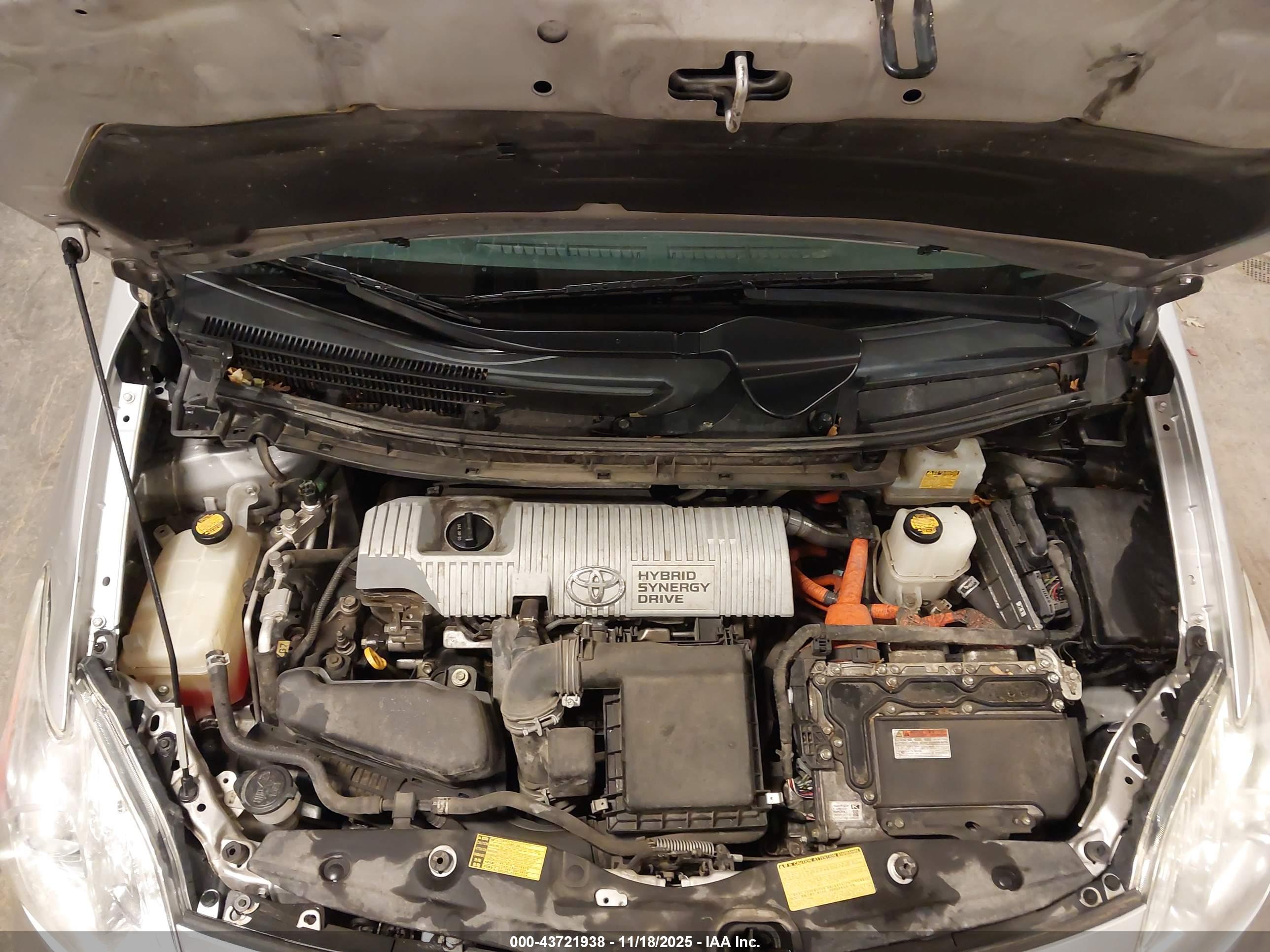 TOYOTA PRIUS image 10