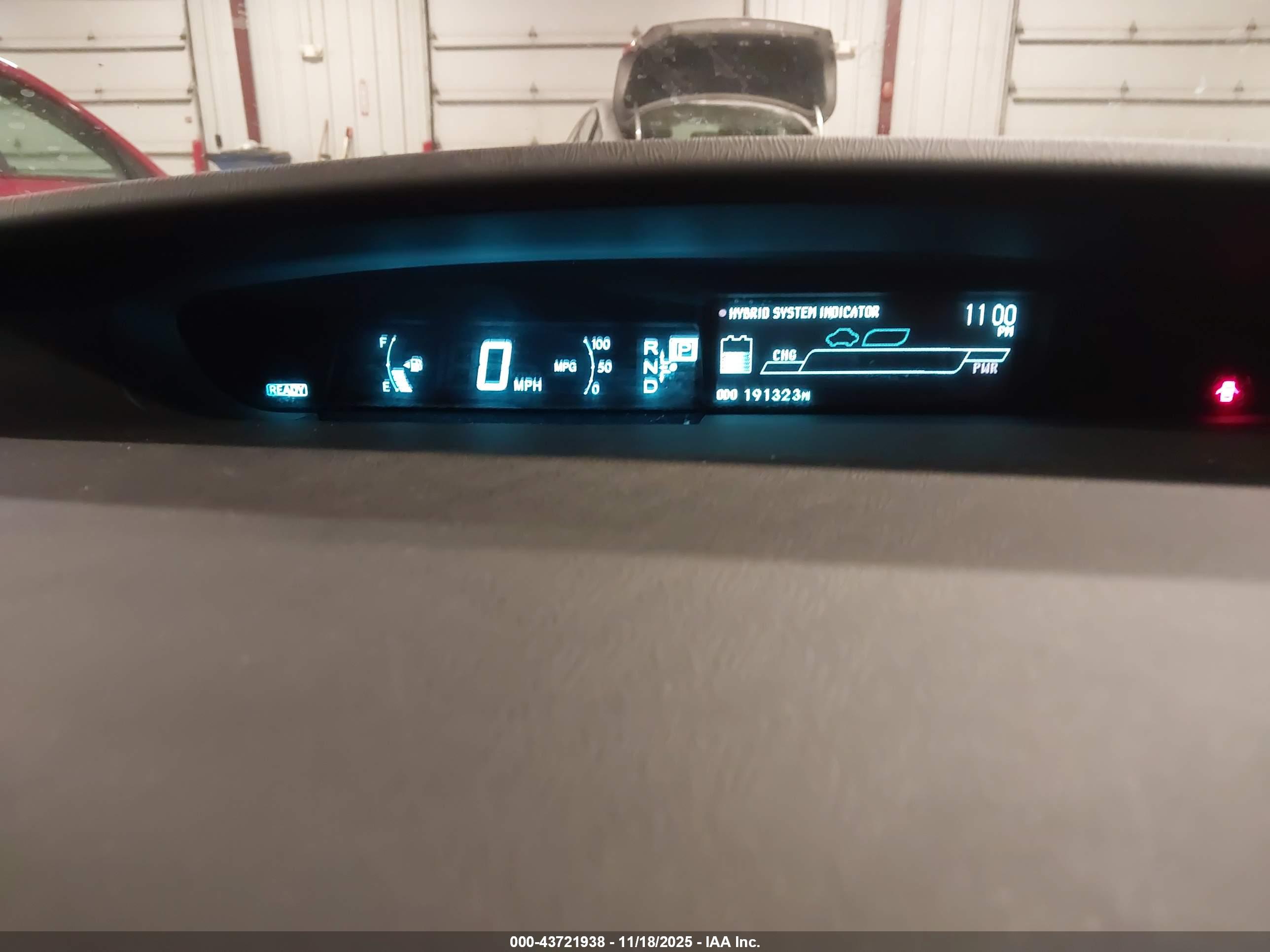 TOYOTA PRIUS image 7