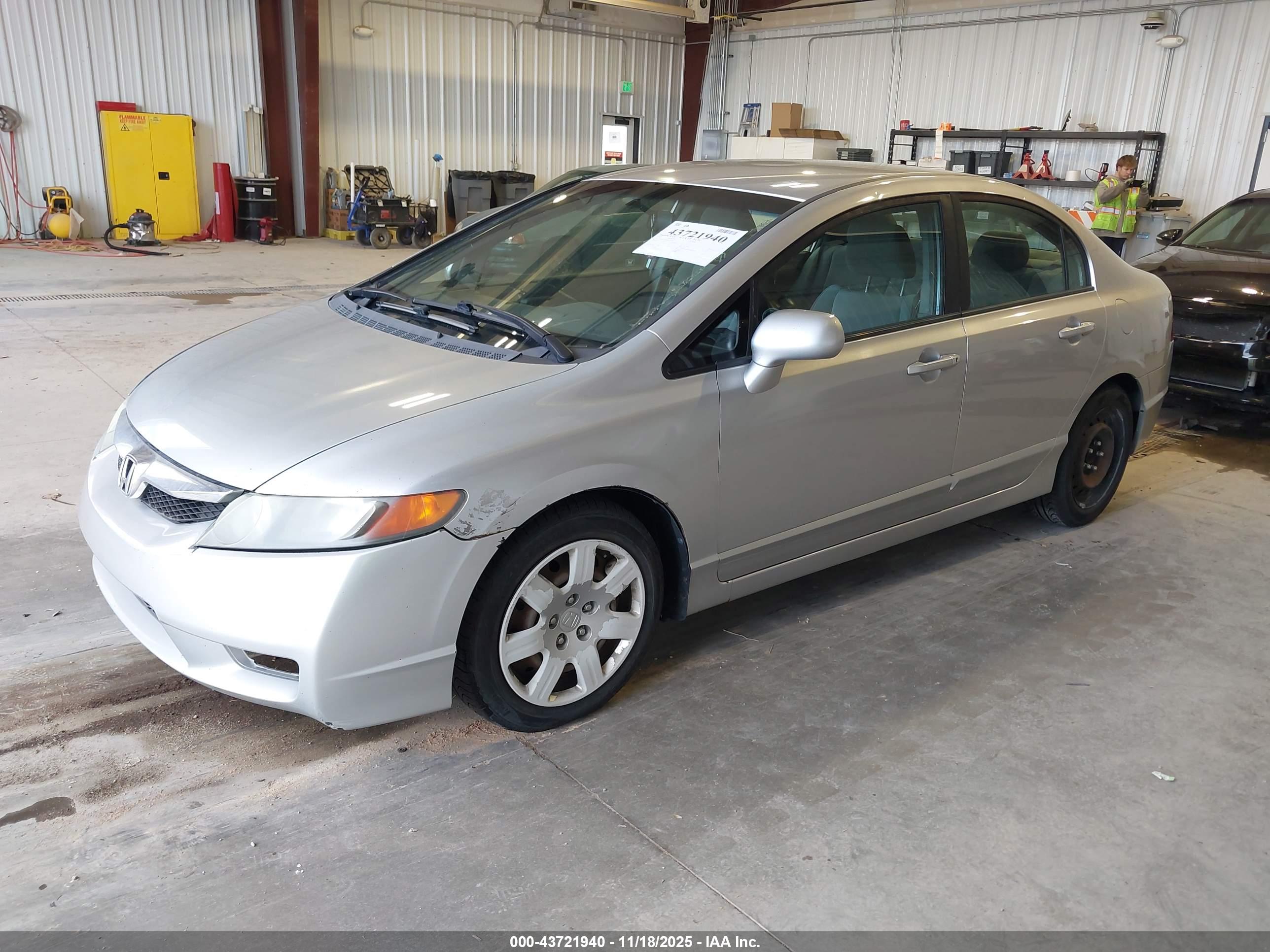 HONDA CIVIC image 2