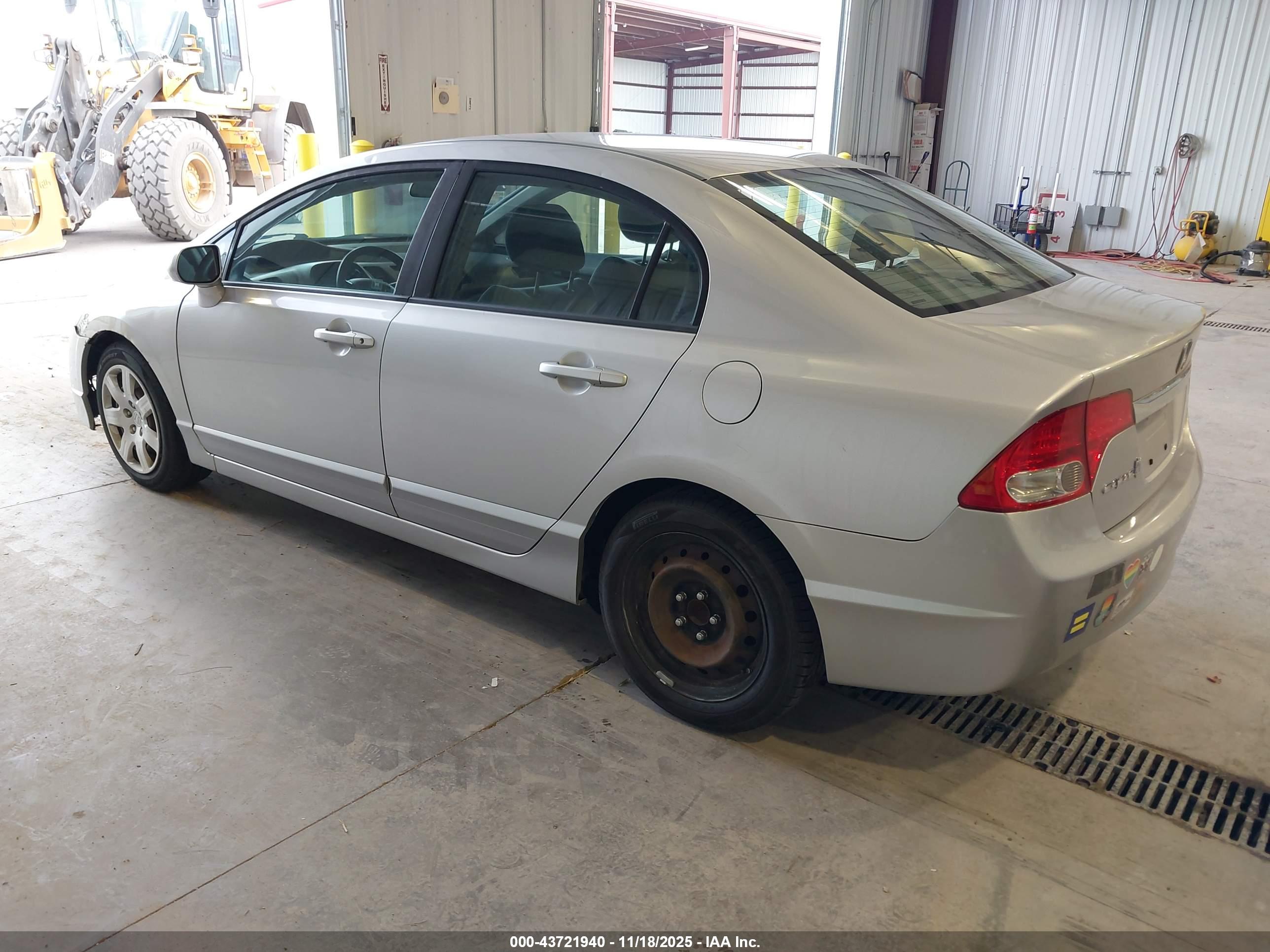 HONDA CIVIC image 3