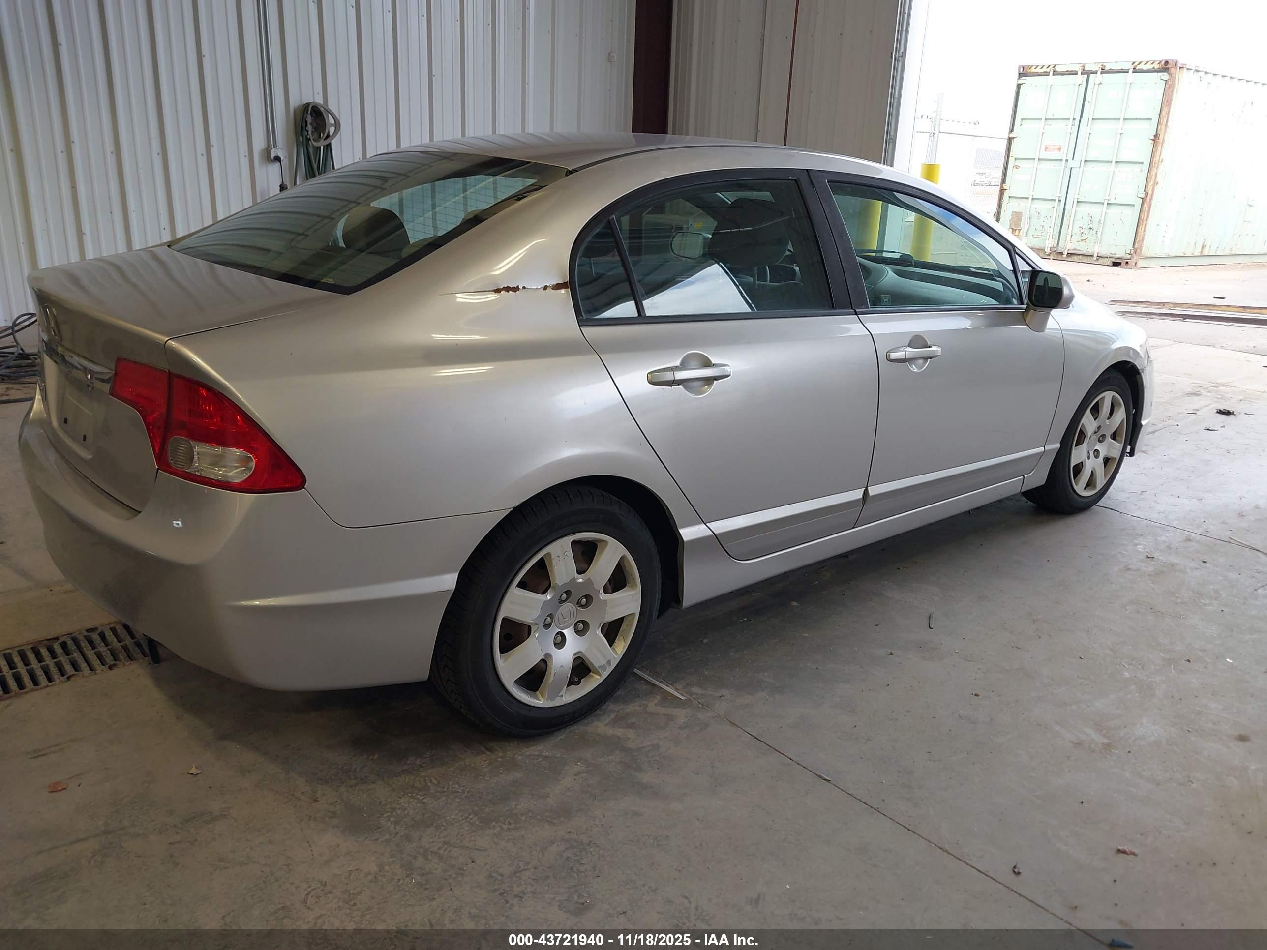 HONDA CIVIC image 4