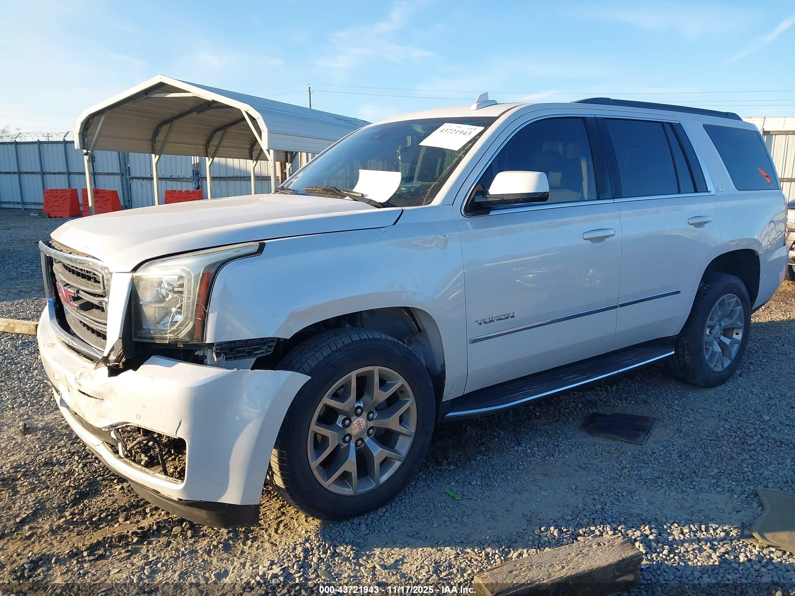 GMC YUKON image 2