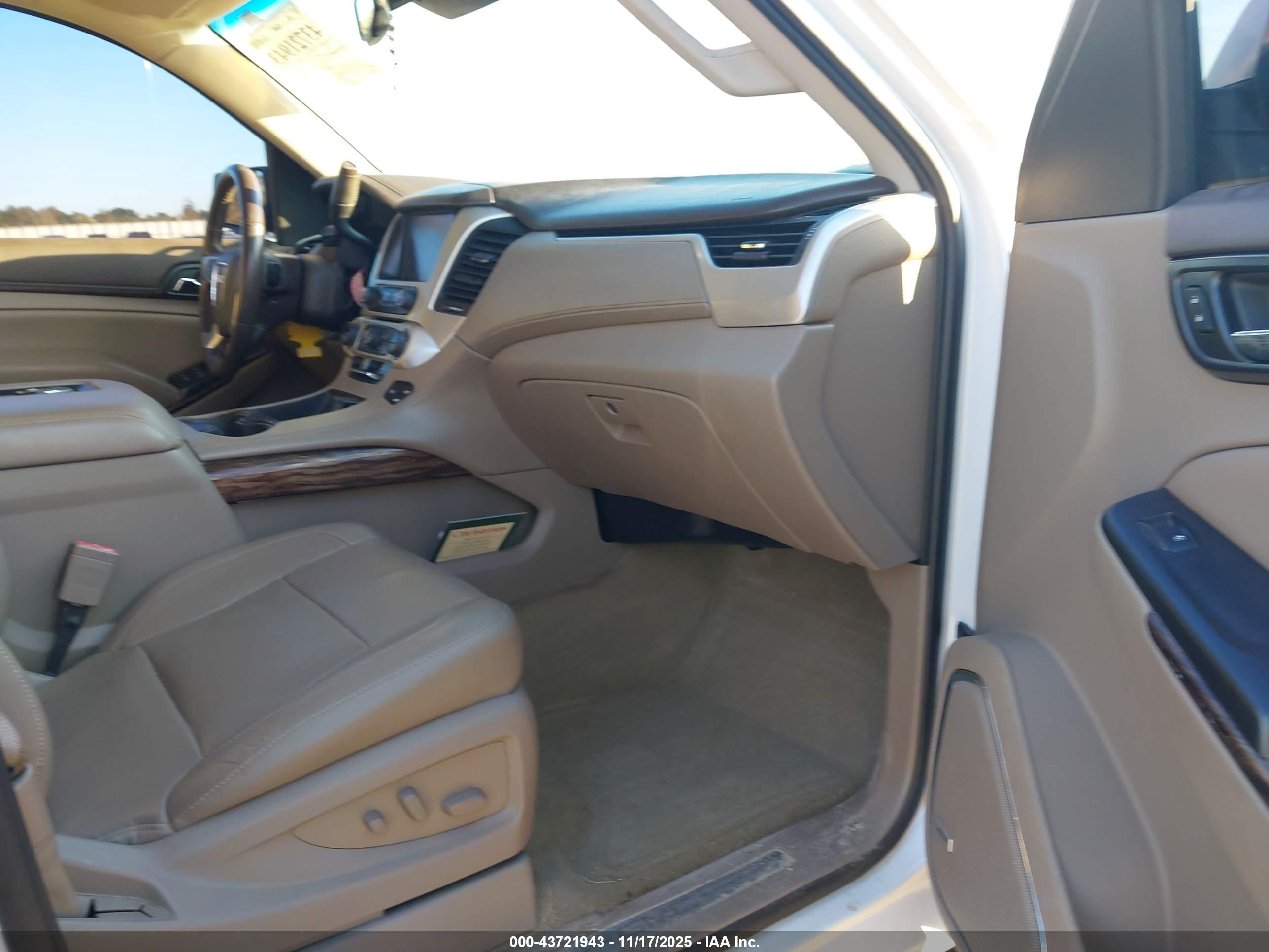 GMC YUKON image 5