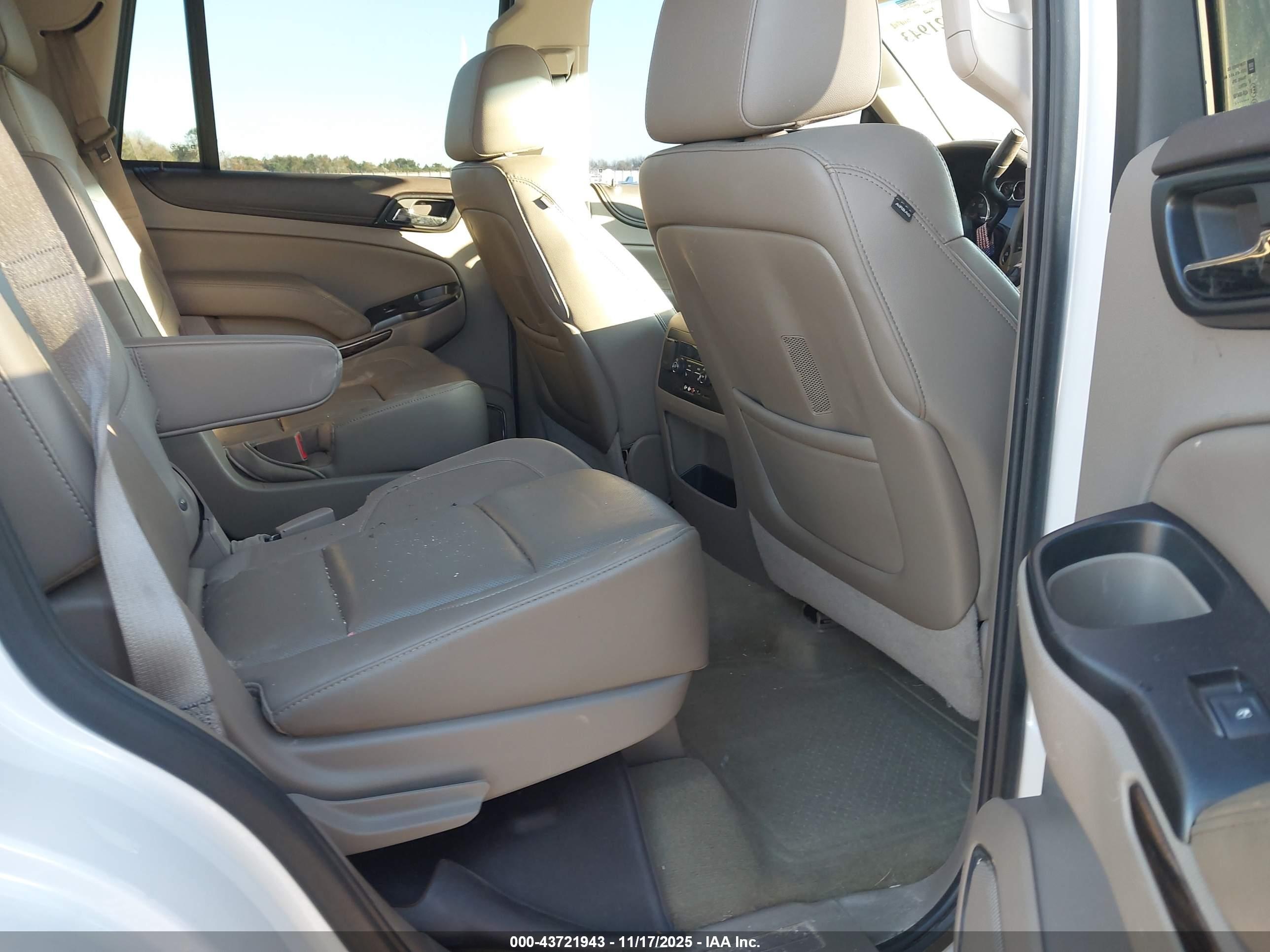 GMC YUKON image 8
