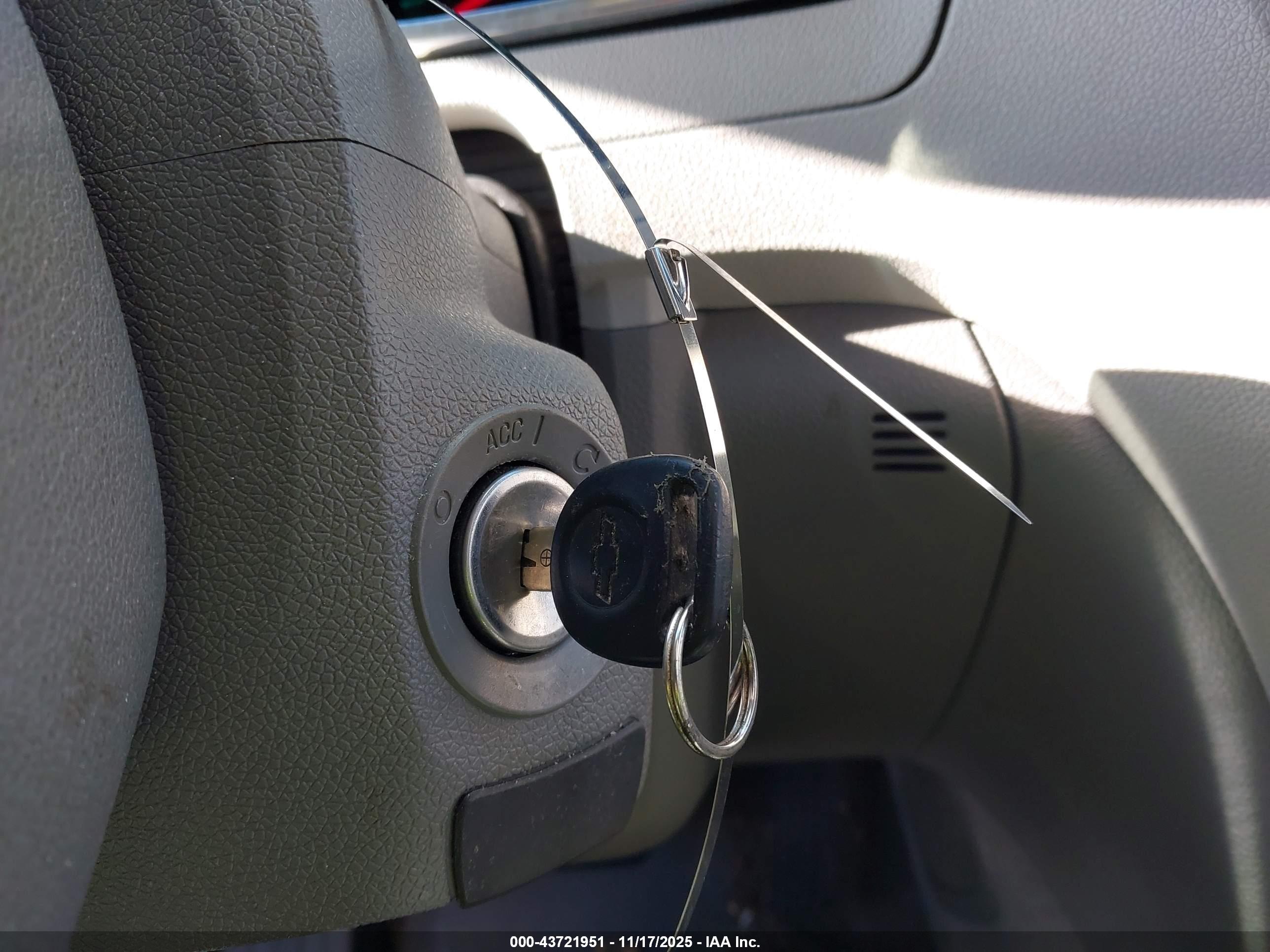 CHEVROLET TRAVERSE image 11