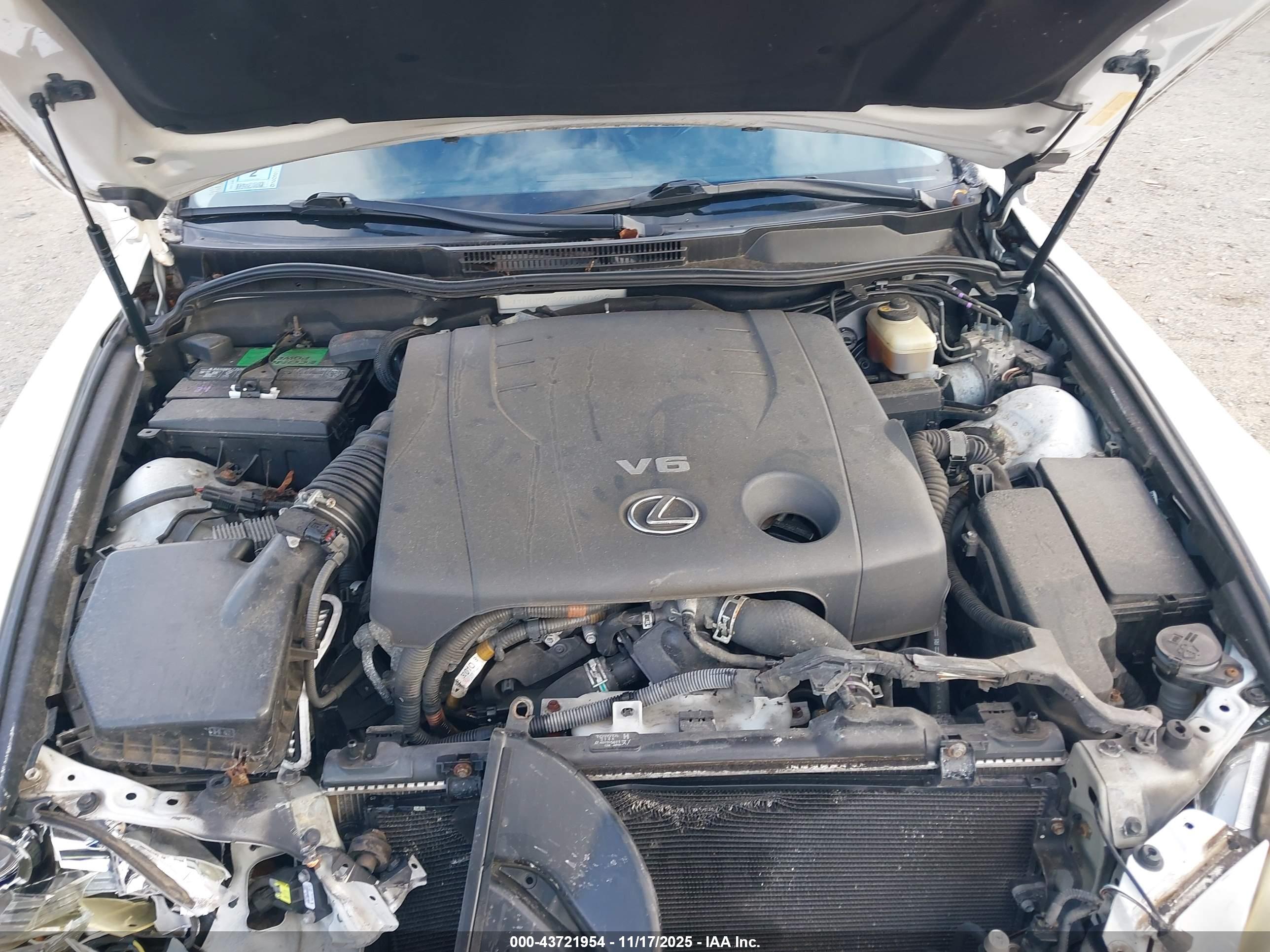LEXUS IS image 10