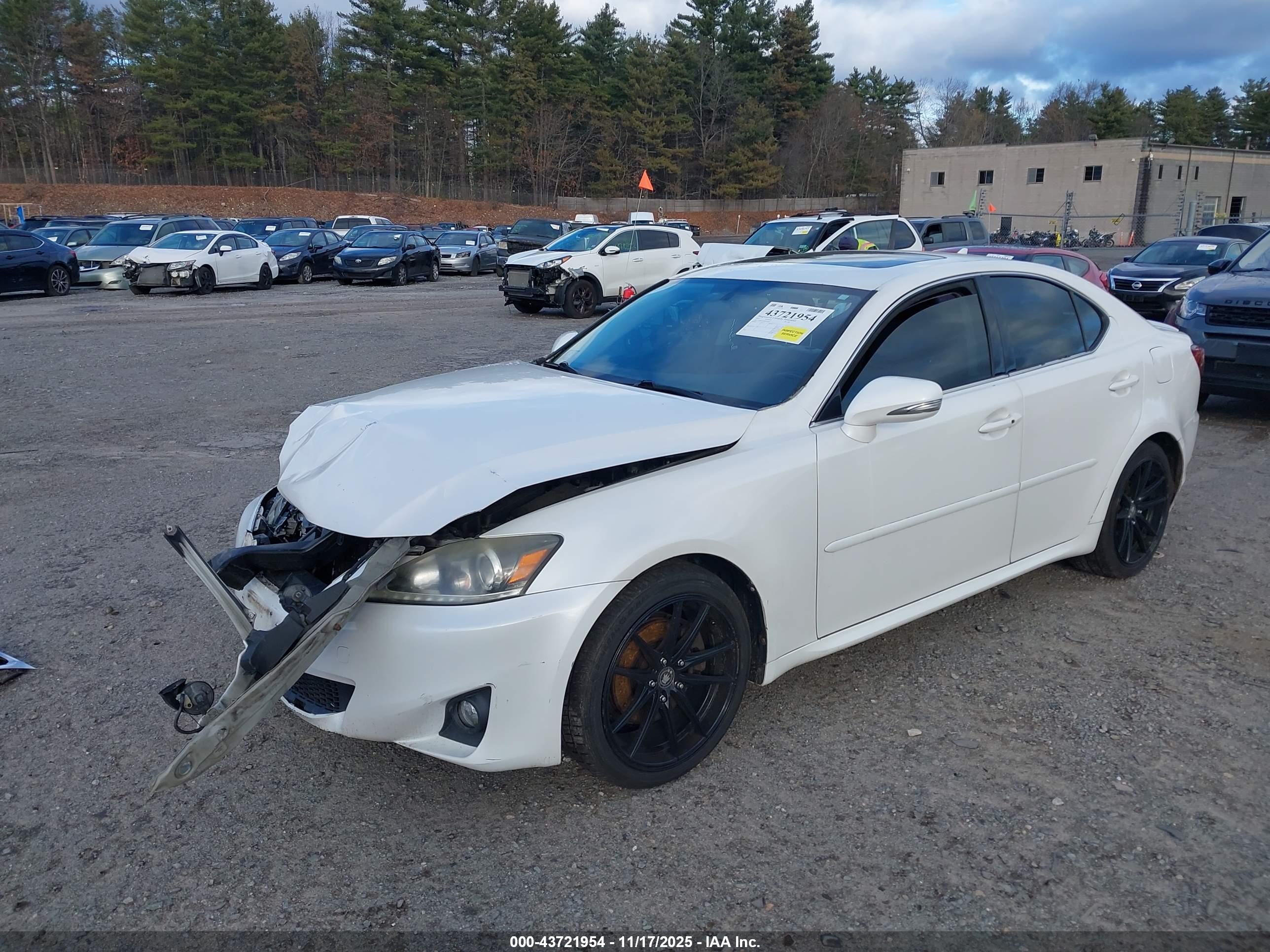 LEXUS IS image 2
