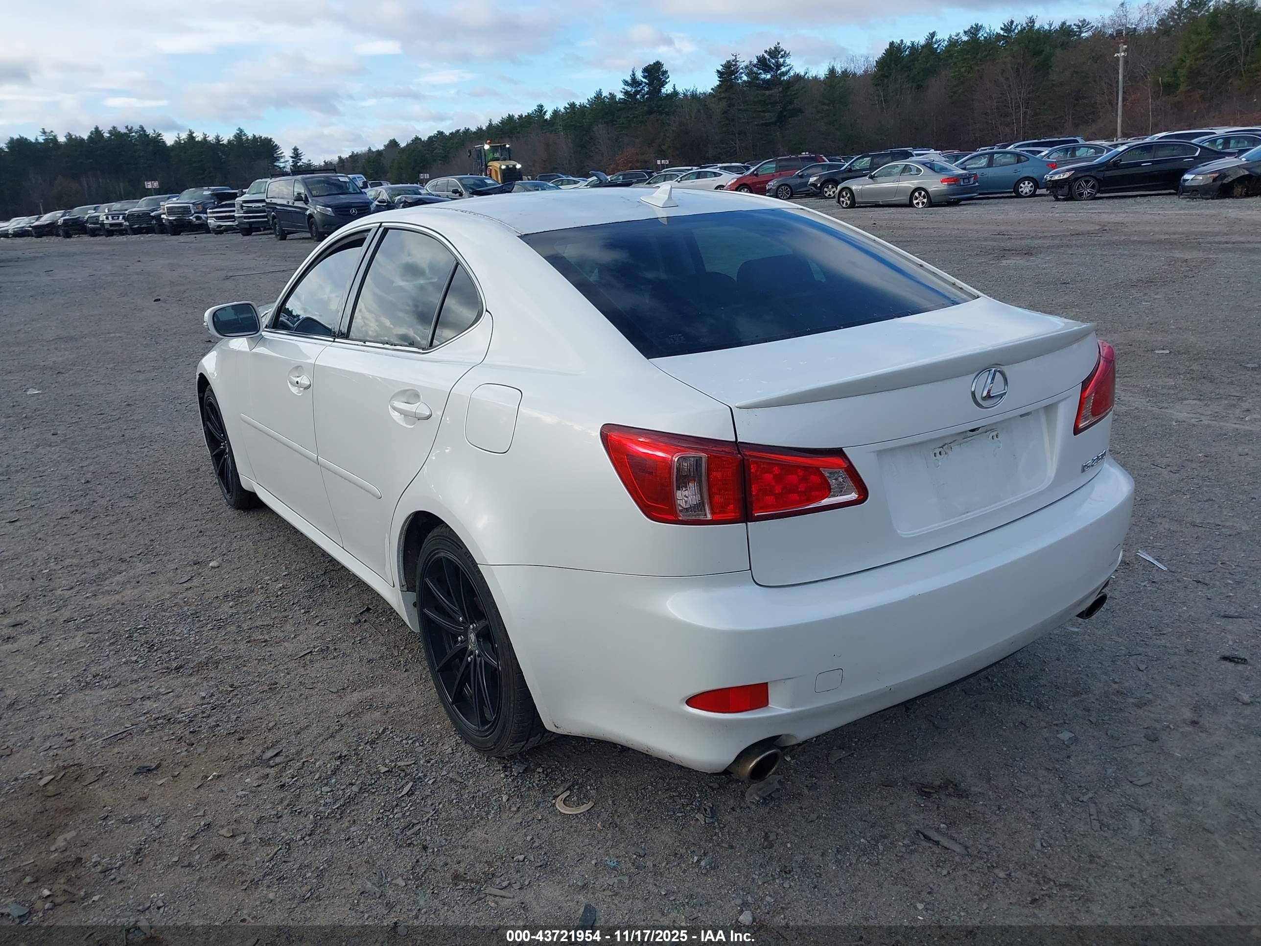LEXUS IS image 3
