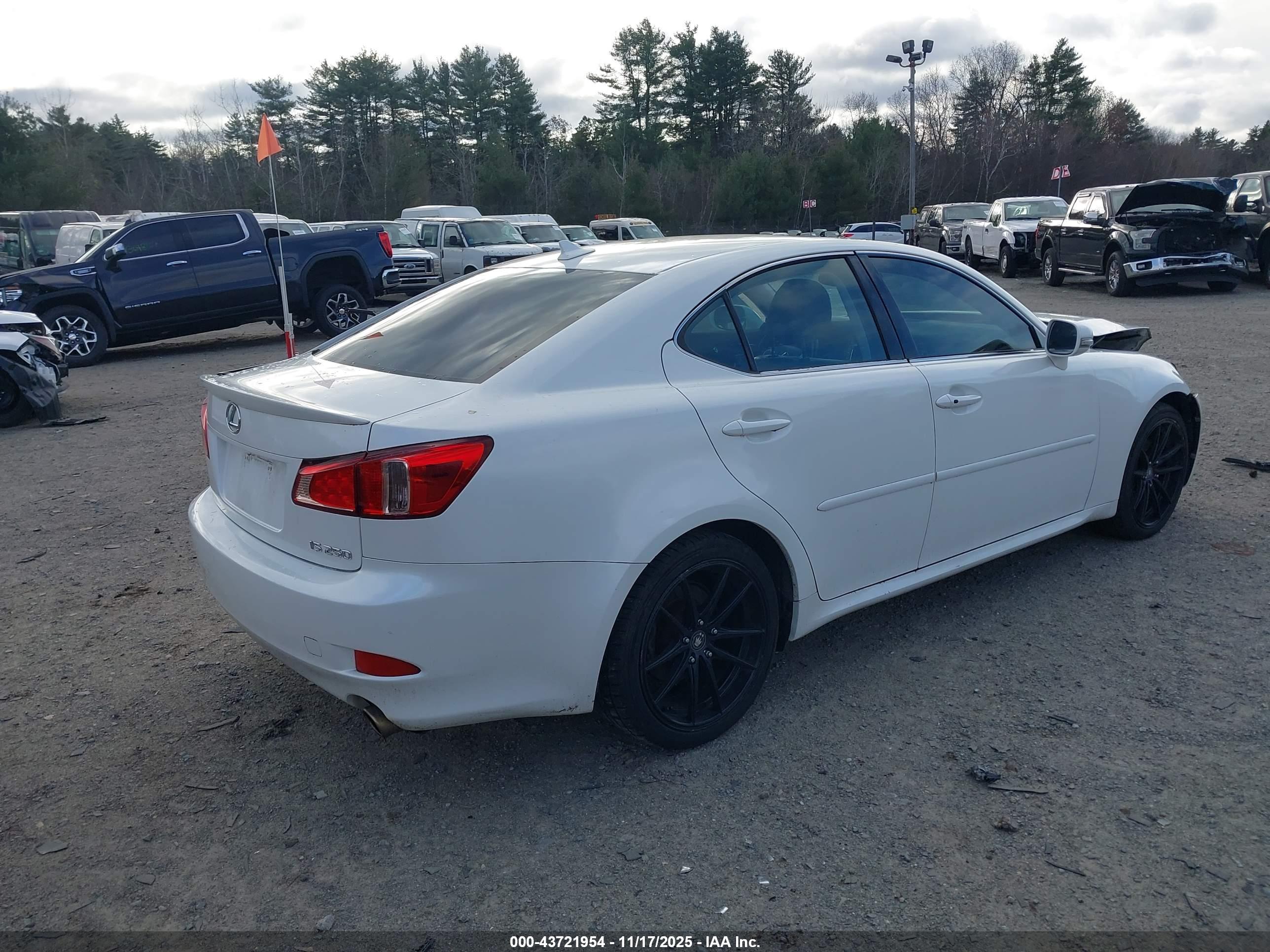 LEXUS IS image 4