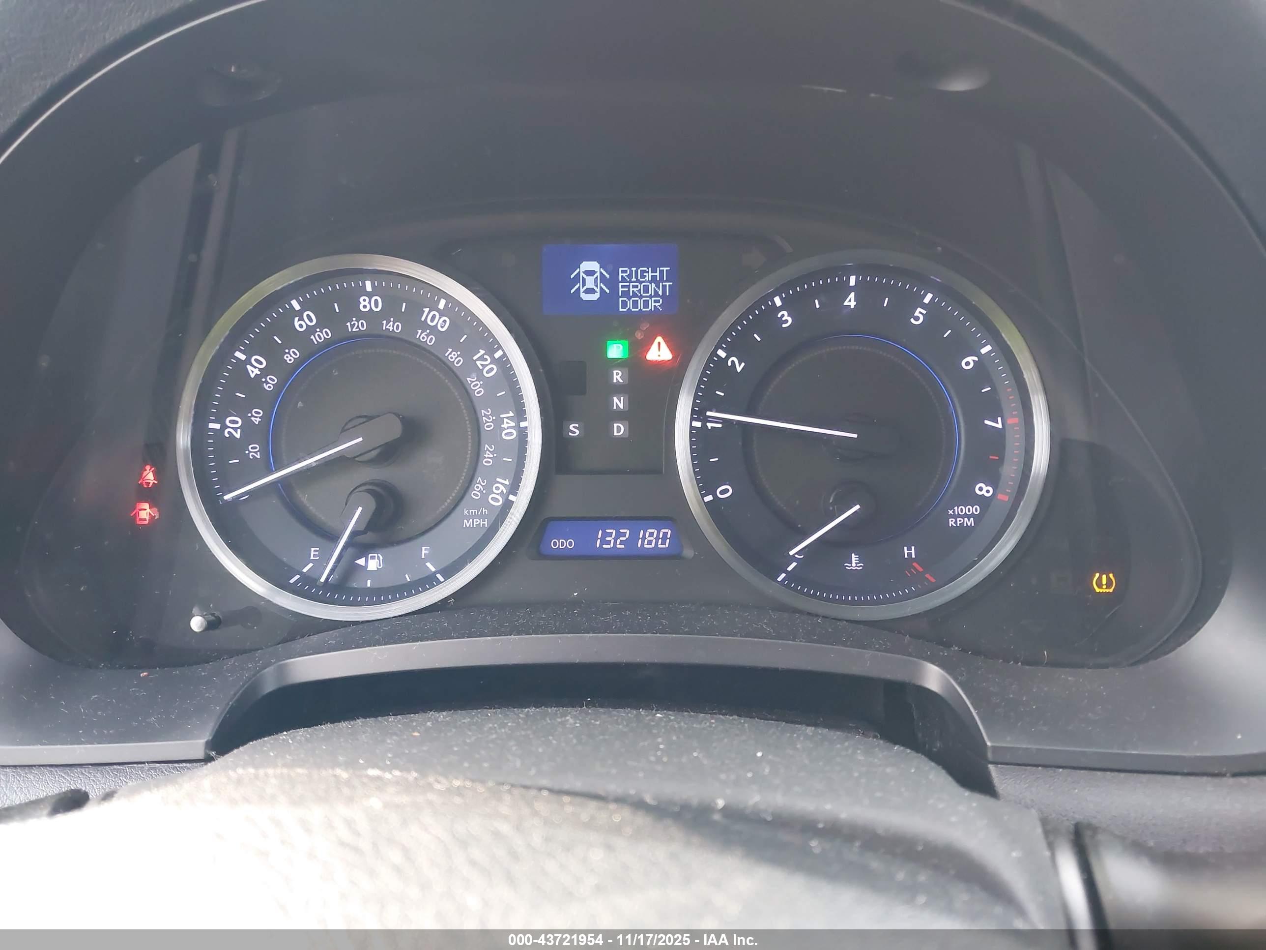 LEXUS IS image 7