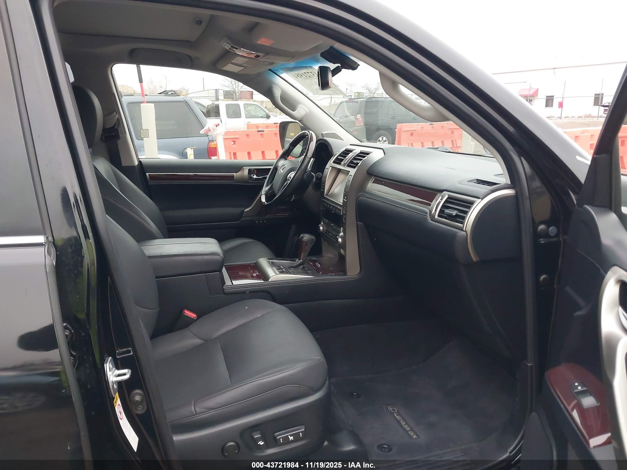 LEXUS GX image 5