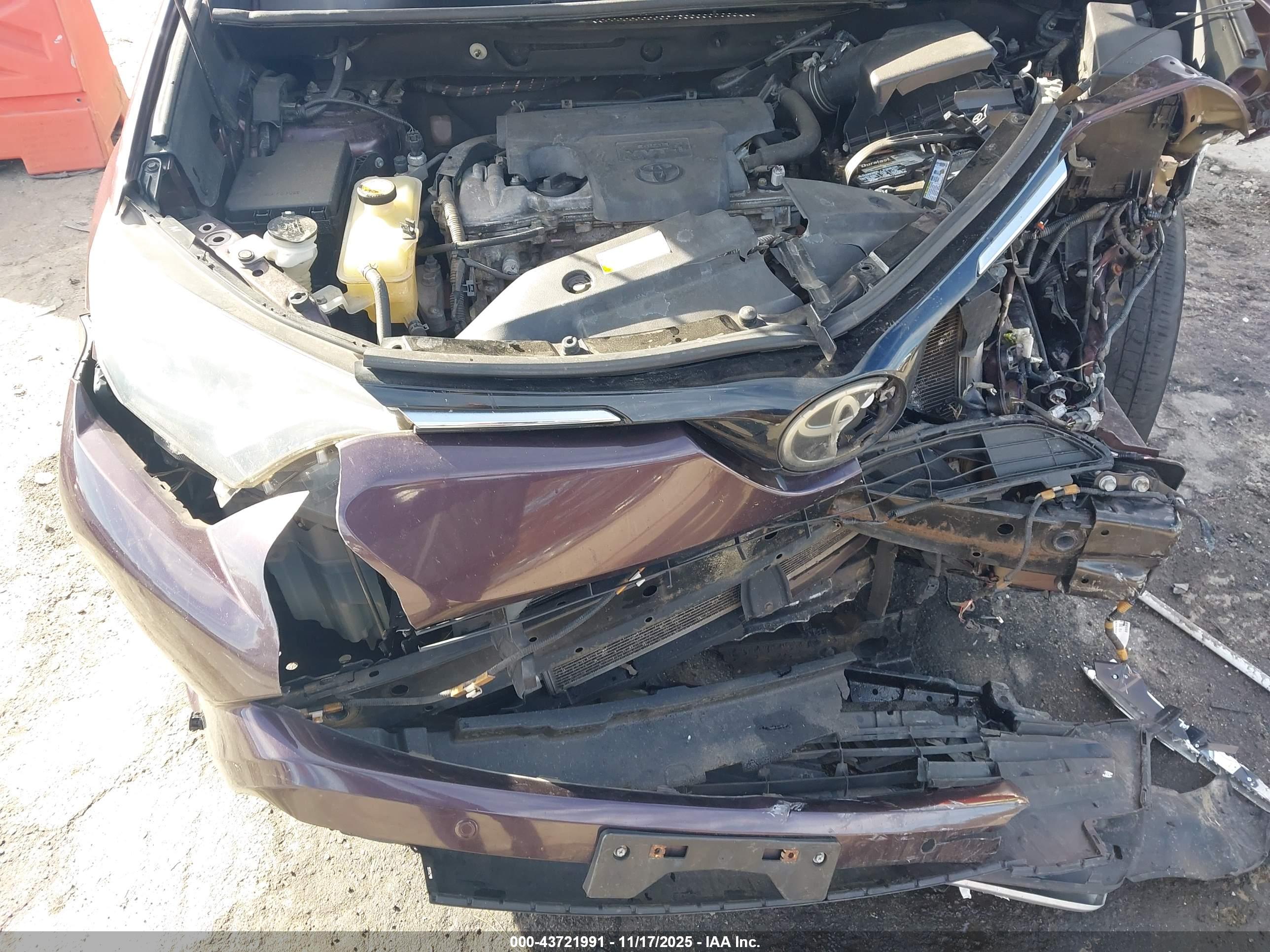 TOYOTA RAV4 image 10
