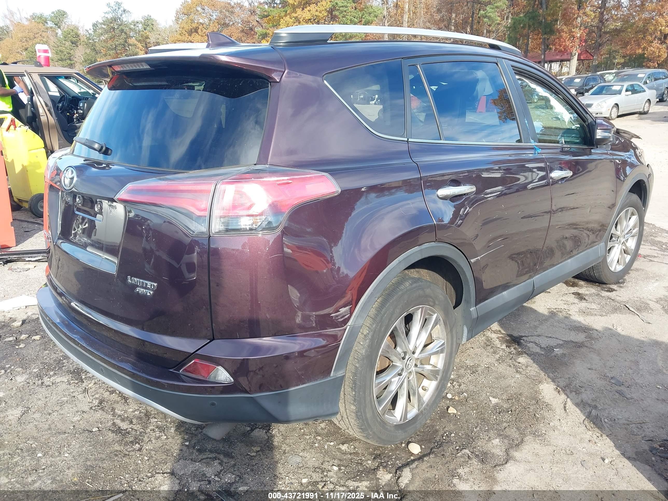 TOYOTA RAV4 image 4