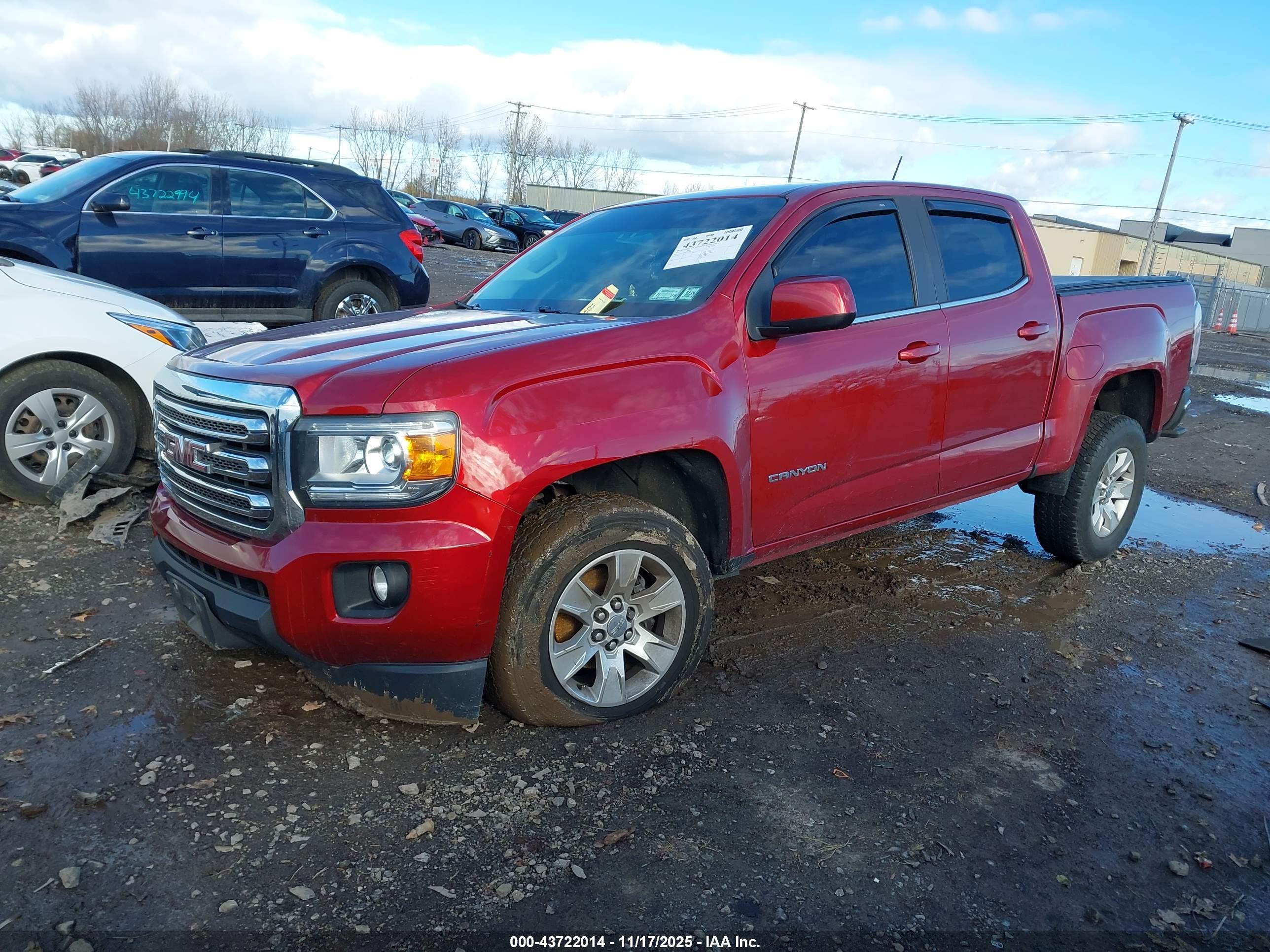 GMC CANYON image 2
